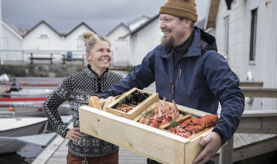 Människor njuter hos Kajkanten Vrångö