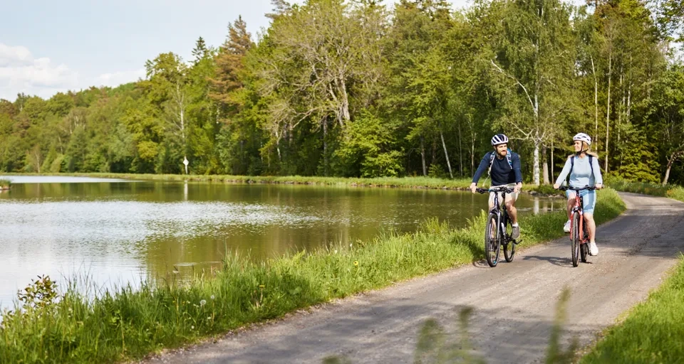 Vänner cyklar Vänerleden