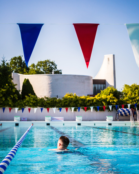 Man swimming at Billingebadet.