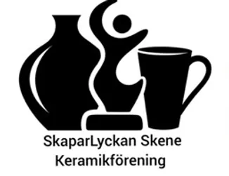 Arbete i lera samt föreningens logga.