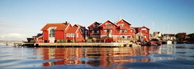 Vy över Hotell Käringön från havet
