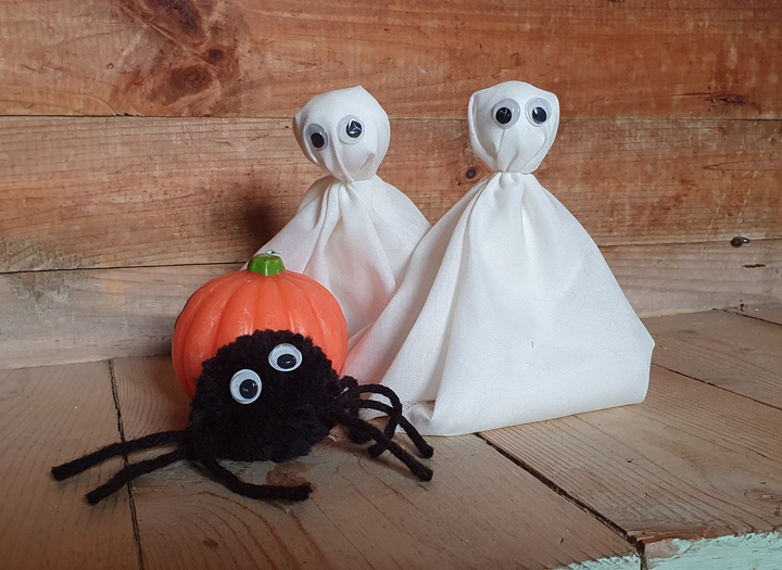 Halloweenpyssel i Skaparverkstan