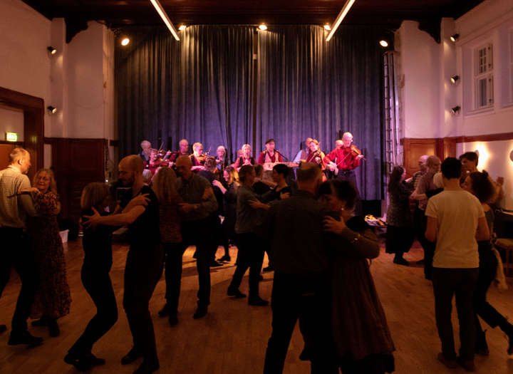 Konsert och dans på Folkmusikkaféet 
