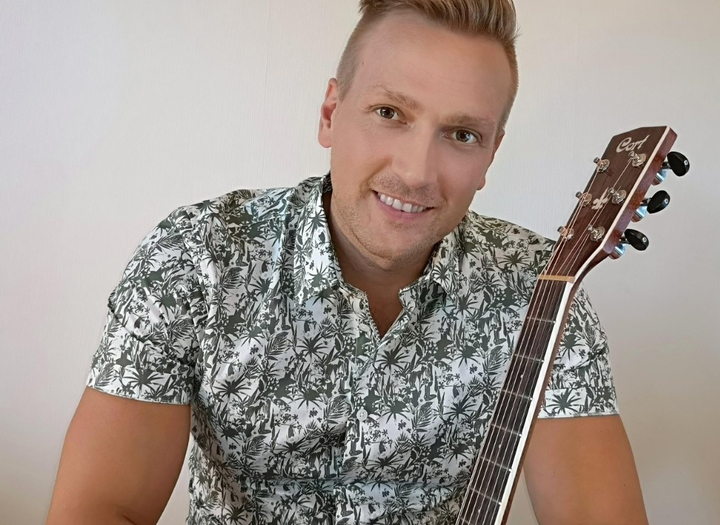 Senior pop-up underhållning med Henrik Strömberg