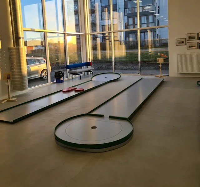 Inomhusanläggning för minigolf