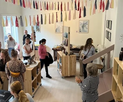 Inne i butiken Petit Paris