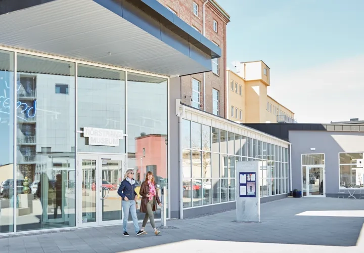 Kvinnor på Rörstrand Museum och Café