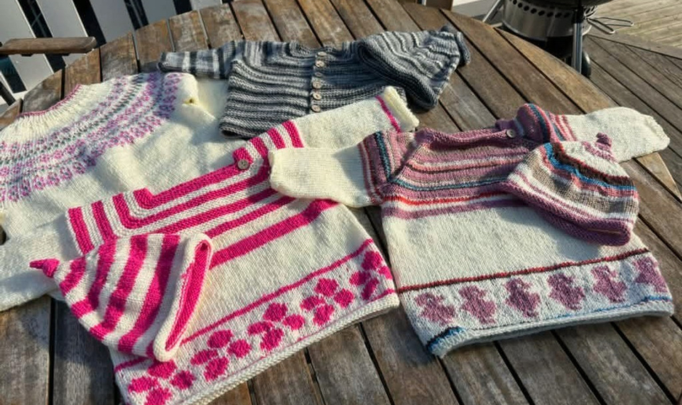 Bild på stickade tröjor