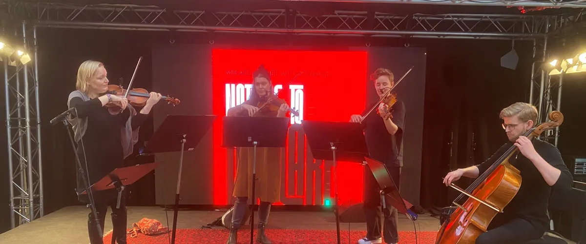 Mikael Godée & stråkkvartett på Lokstallet