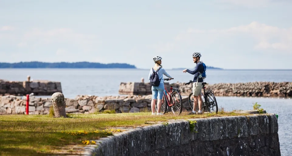 Vänner cyklar Vänerleden