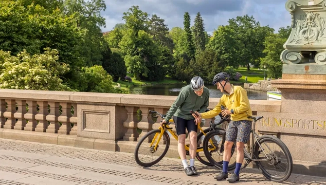 Cyklister på cykelled.