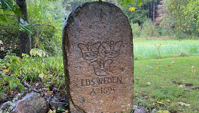 Edsweden gränsmarkerings sten