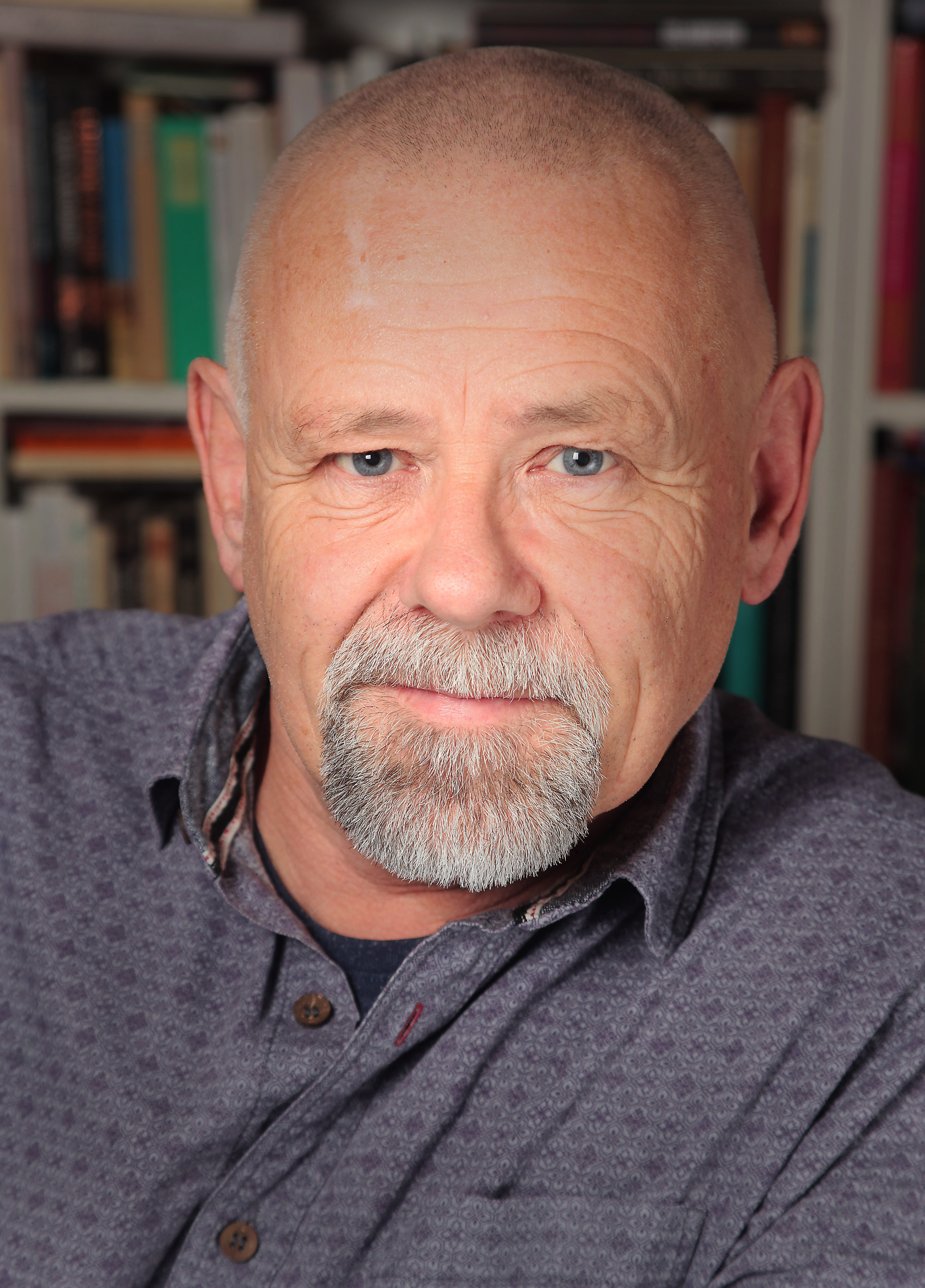 Författarfrukost: Tomas Andersson på Häröns bibliotek.