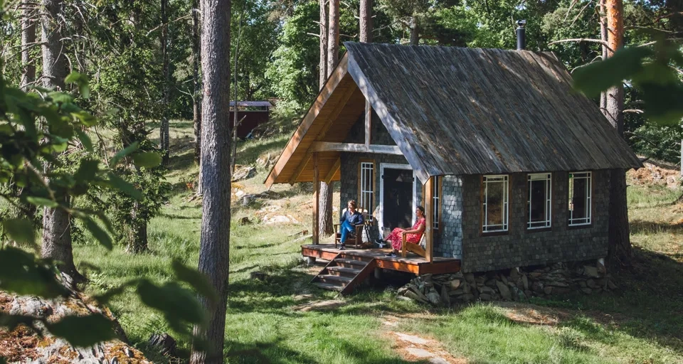 Naturanära boende i skogen.