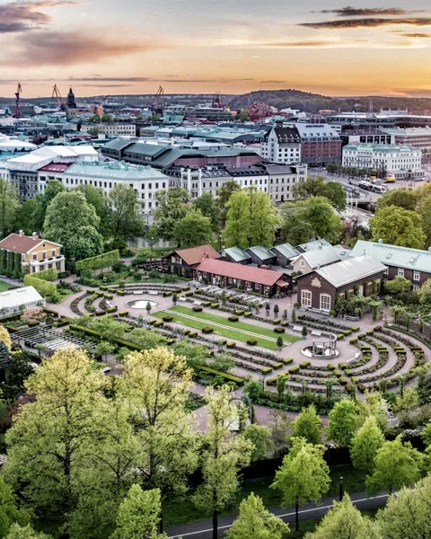 Vy över Trädgårdsföreningen i centrala Göteborg