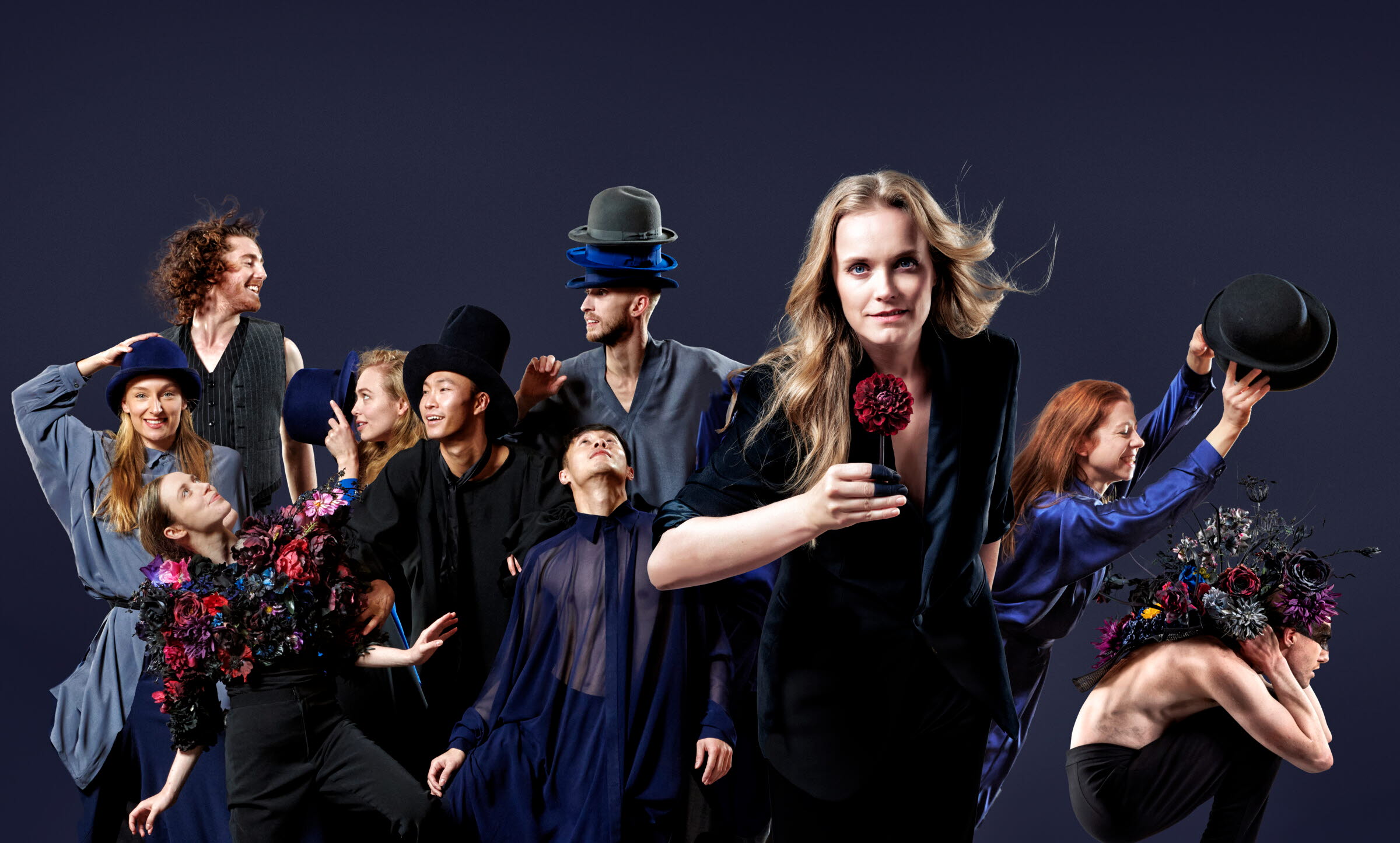 Ane Brun tillsammans med dansare i GöteborgsOperans Danskompani