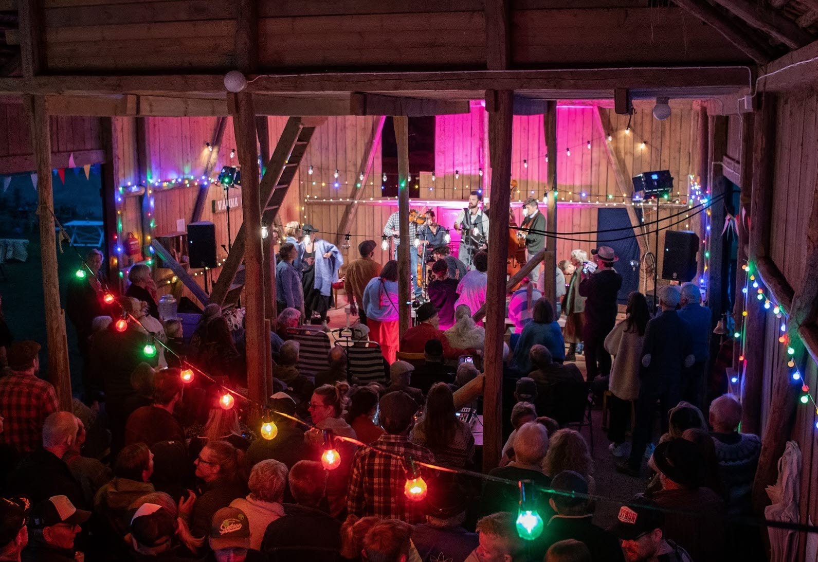 Festivalen Folk på Vänna på Vänna Gård i Gustavsfors