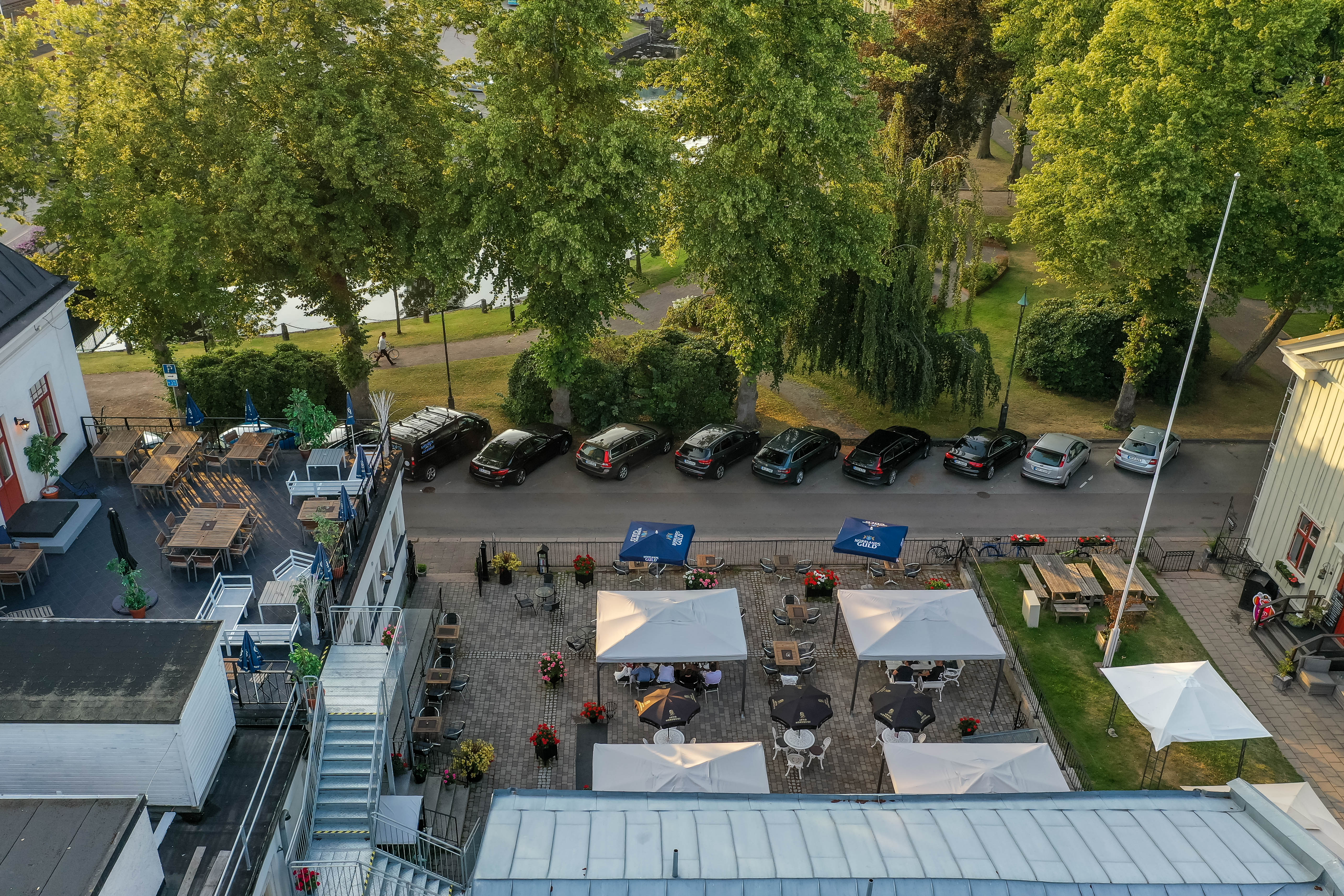 Patio at Åmåls Stadshotell. 