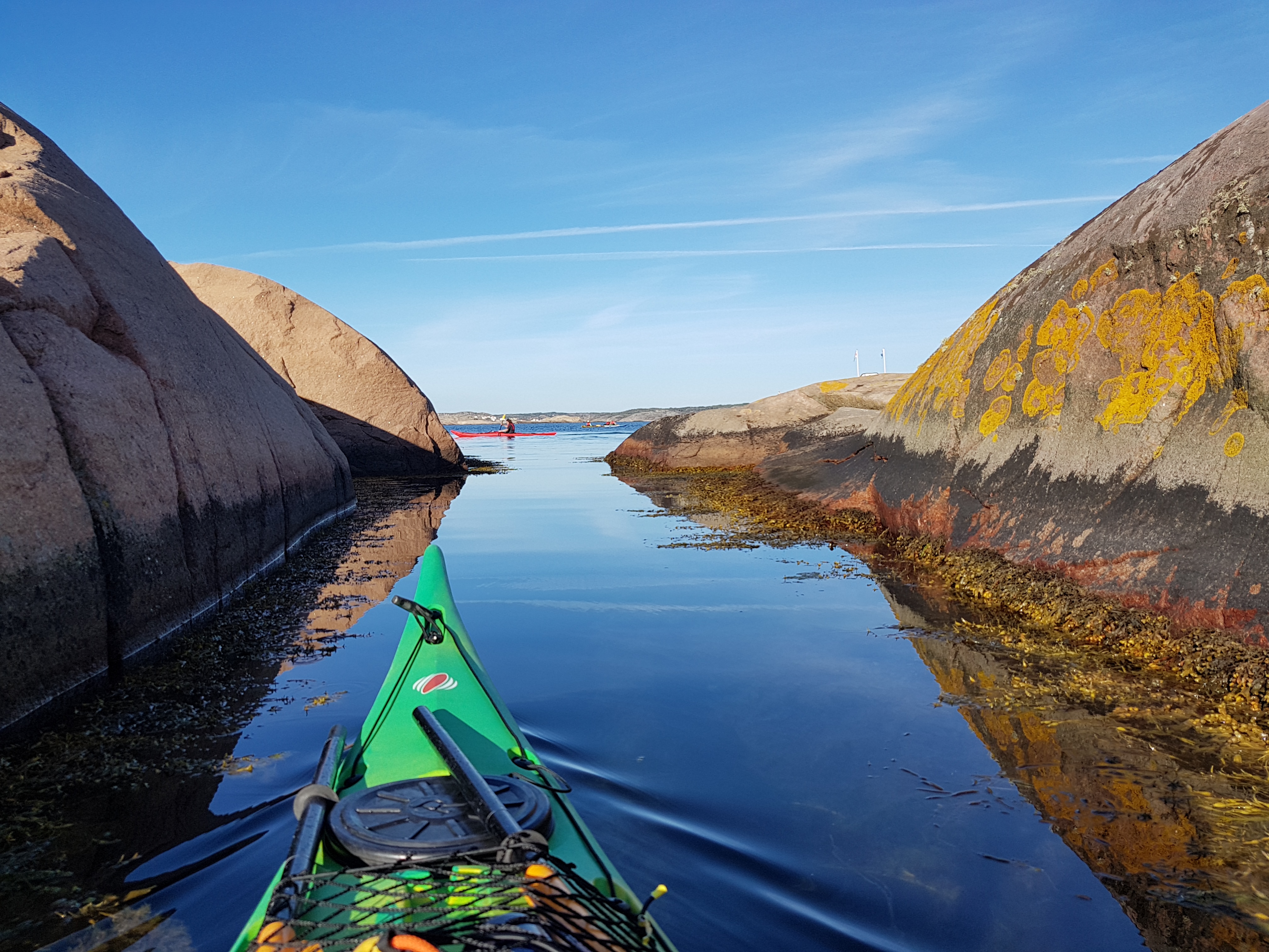 Kayaking in the sea around Gåsö island.