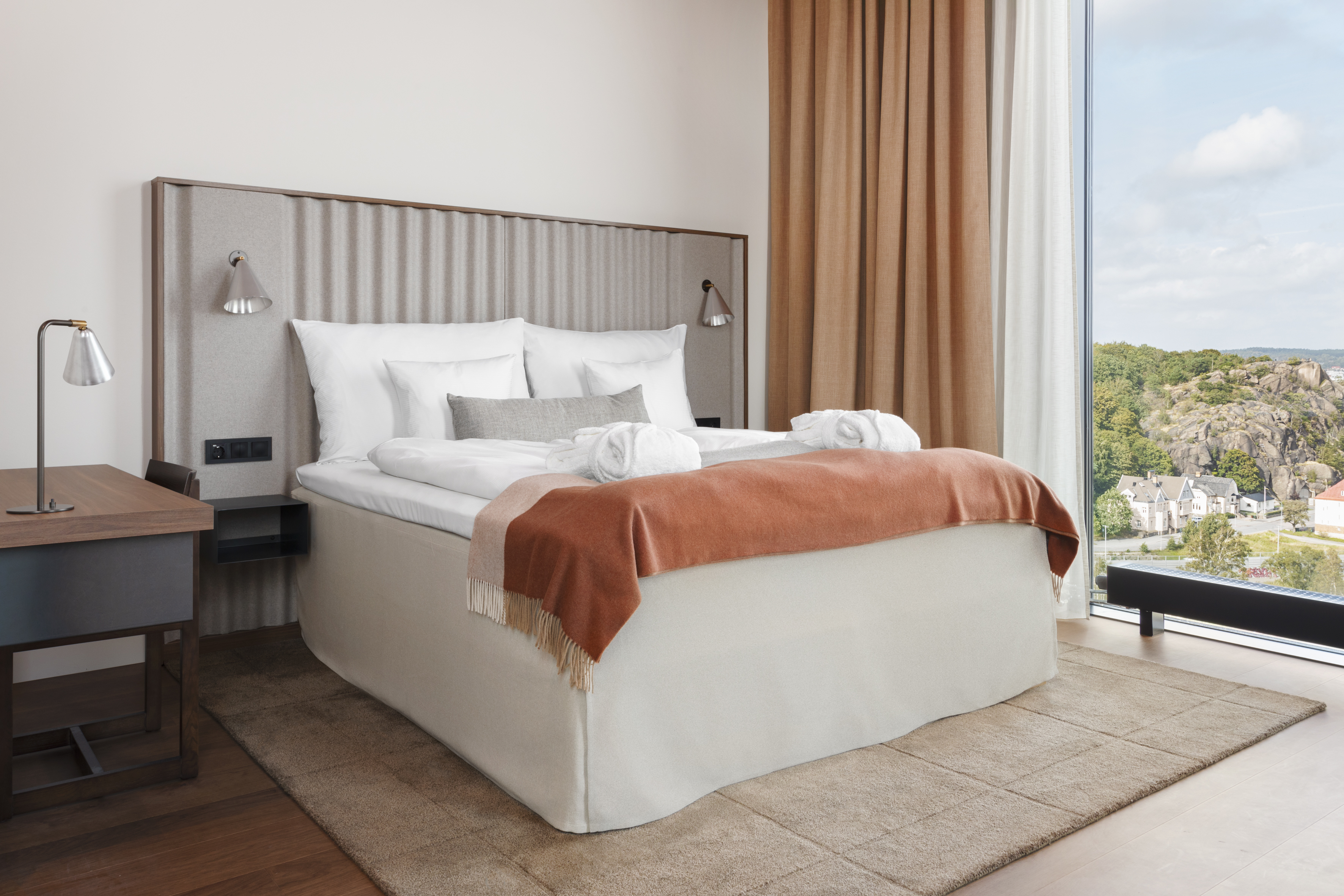 A double bedroom at Clarion Hotel Karlatornet