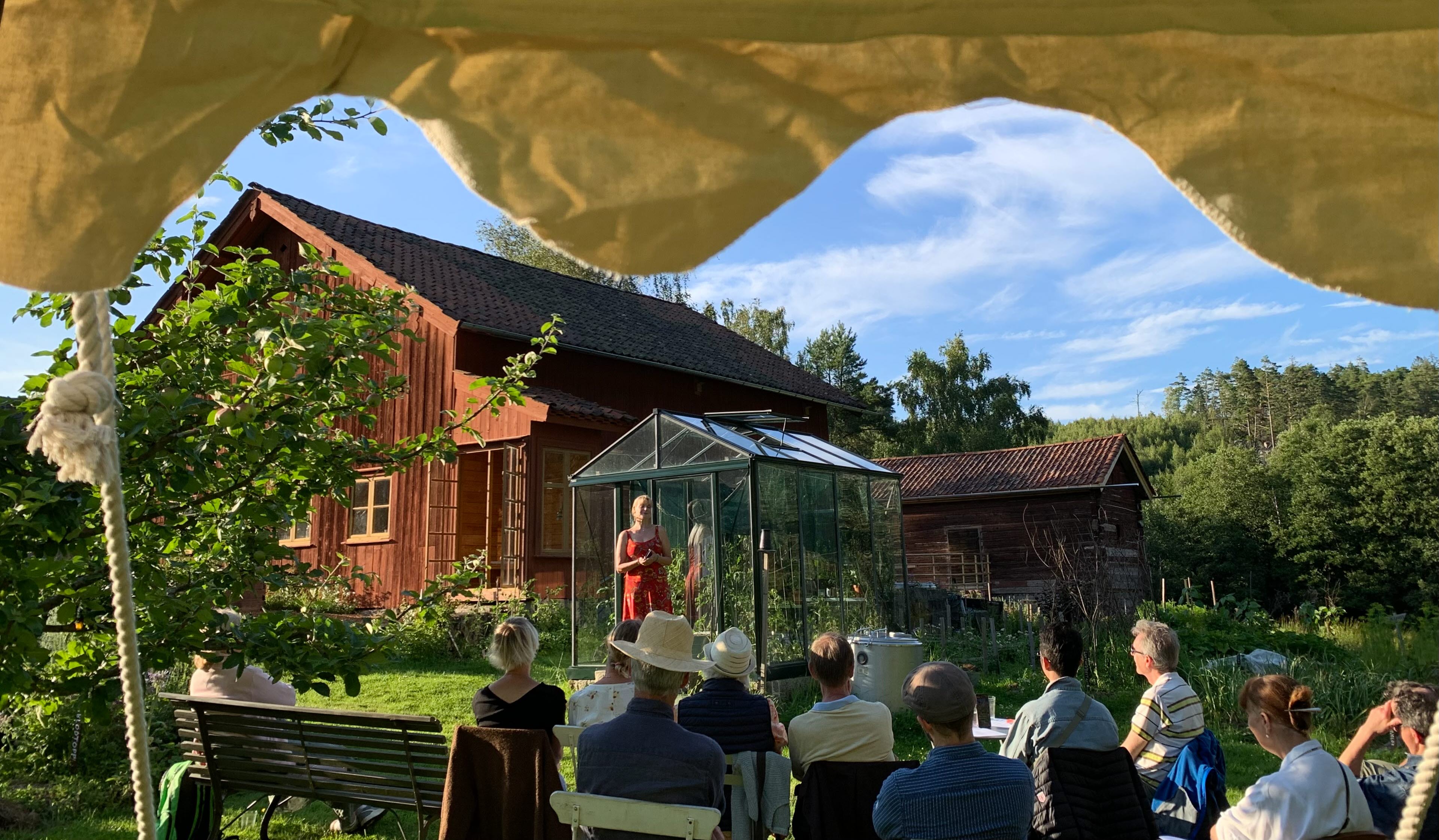 Föreläsning i trädgården på Fjälla Trädgård