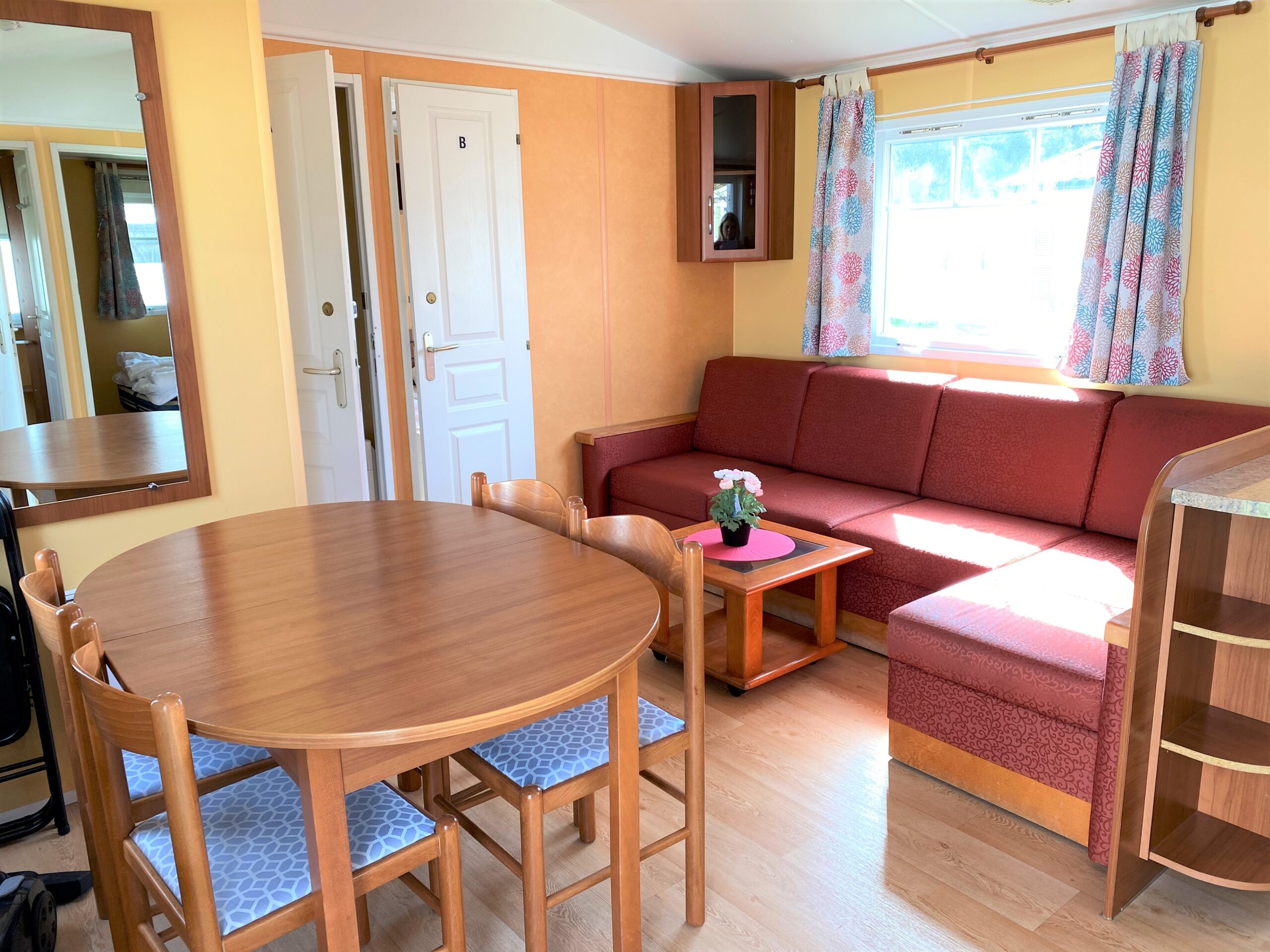 Interiörbild i stuga på Göteborgs Camping