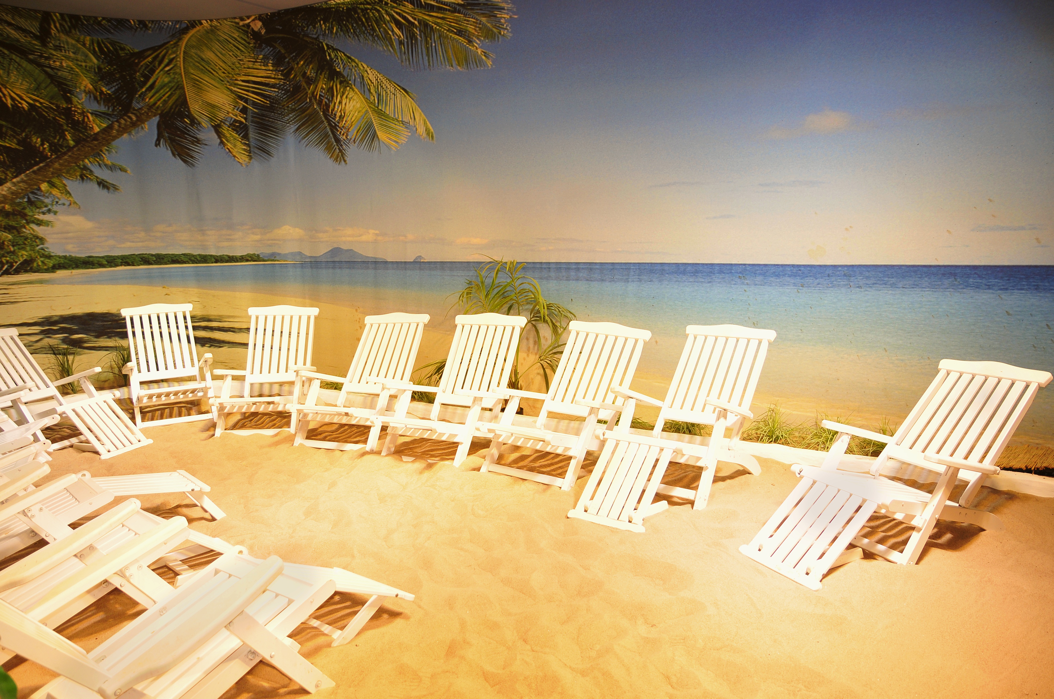 The indoor beach area at Hotell Dalsland.