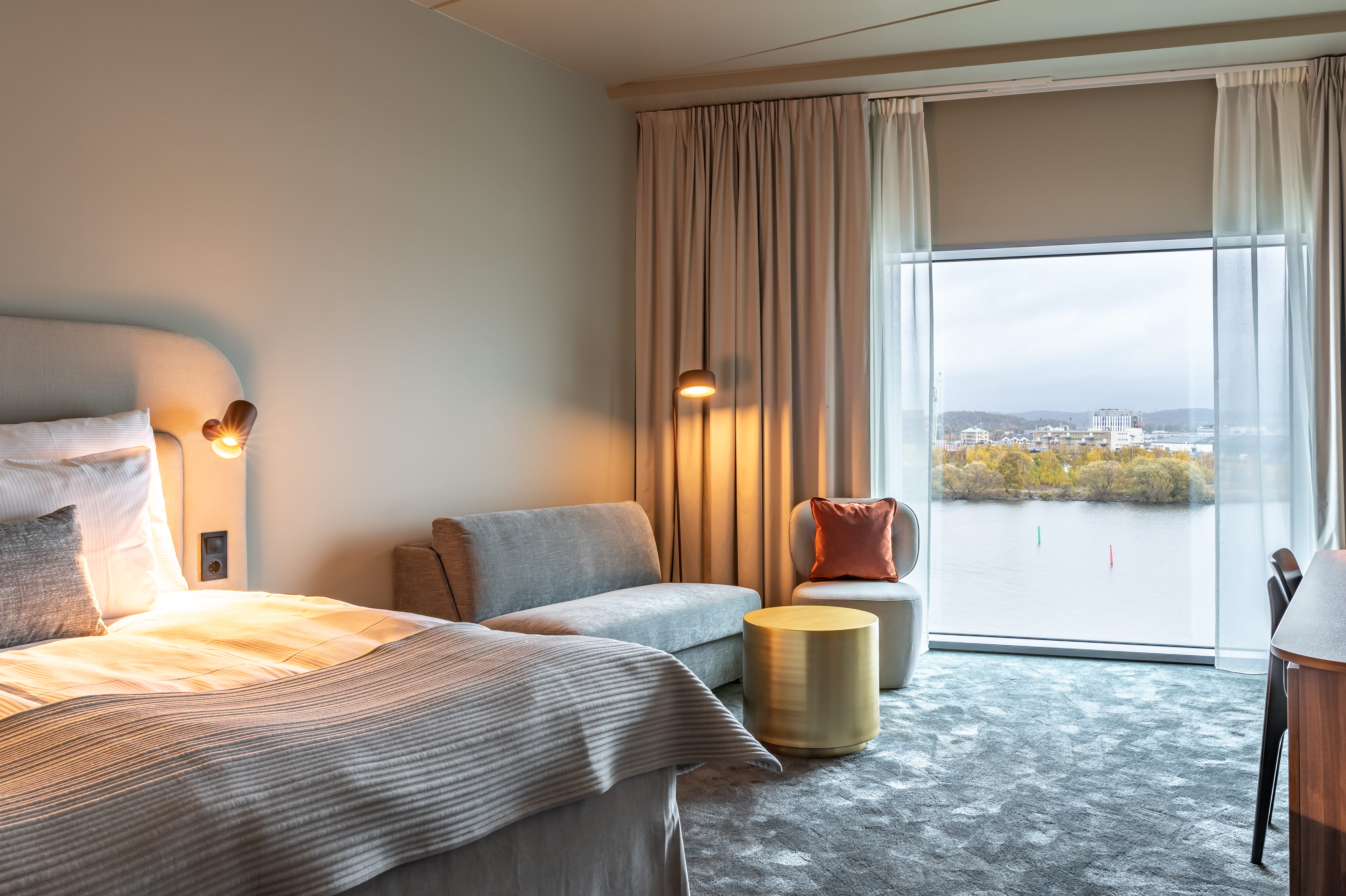 A hotell room with a view at Clarion Hotel The Pier