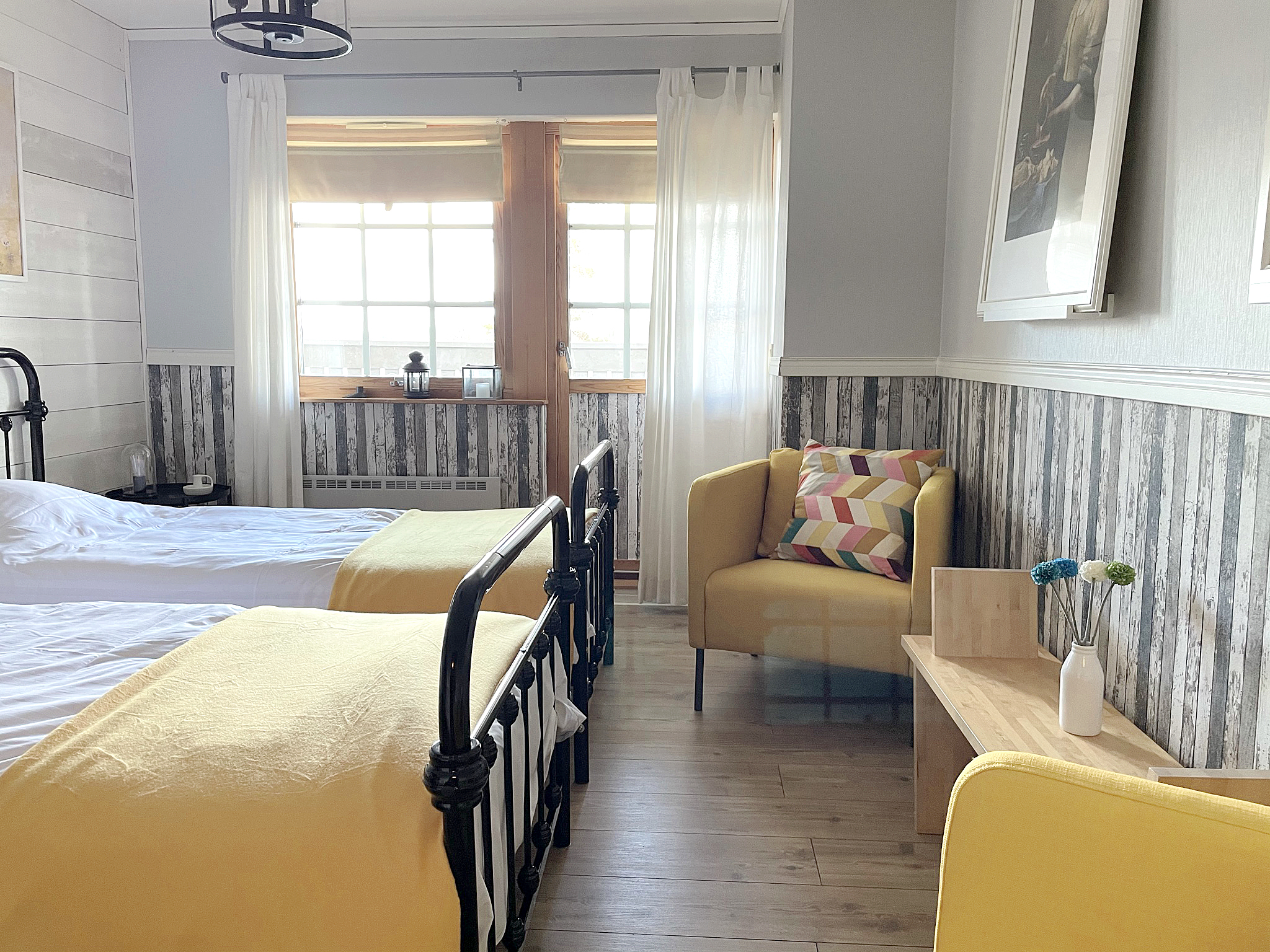 A double bedroom at Edsleskogs Wärdshus