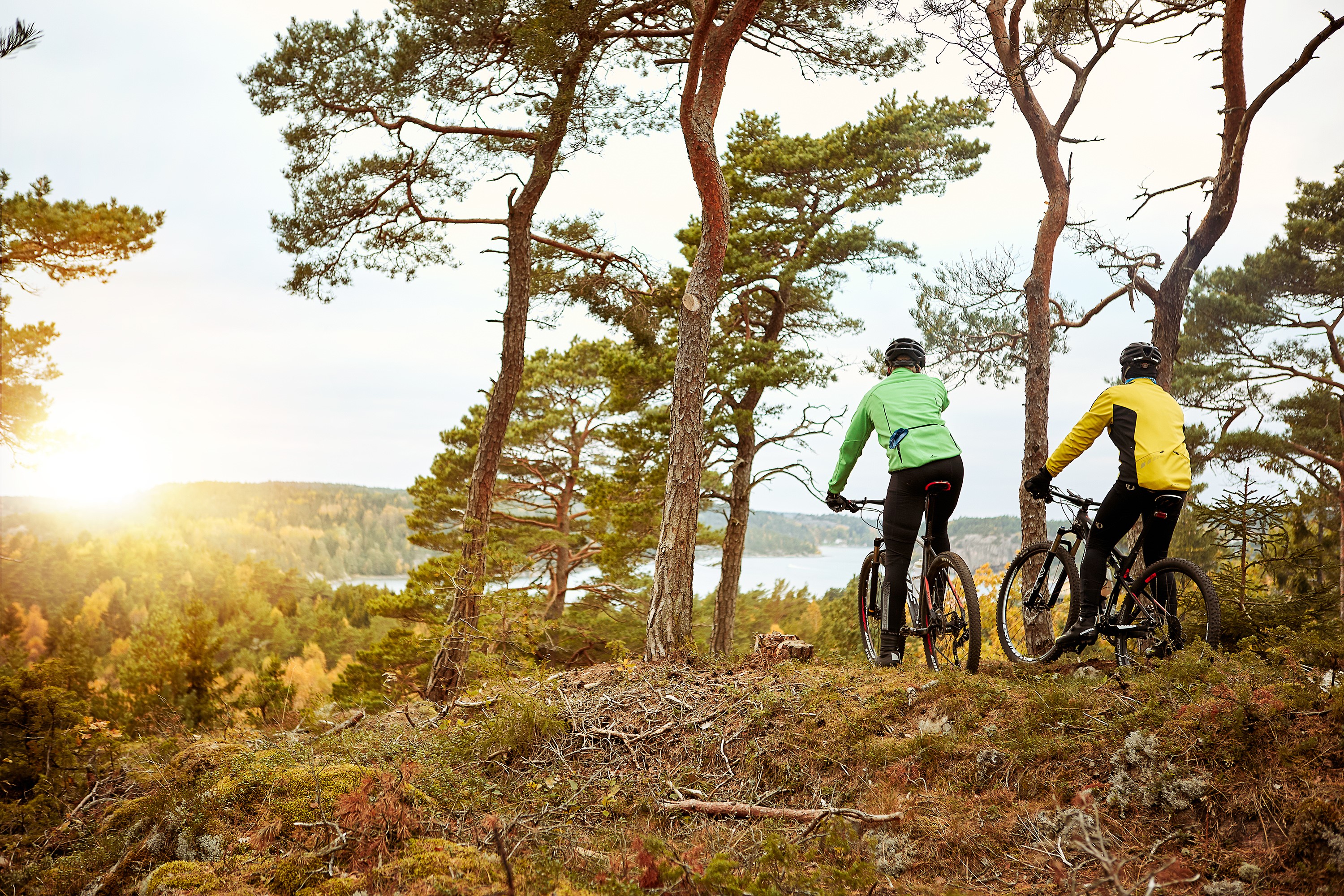 Two cyklists enjoying the view close to Lagunen Camping.