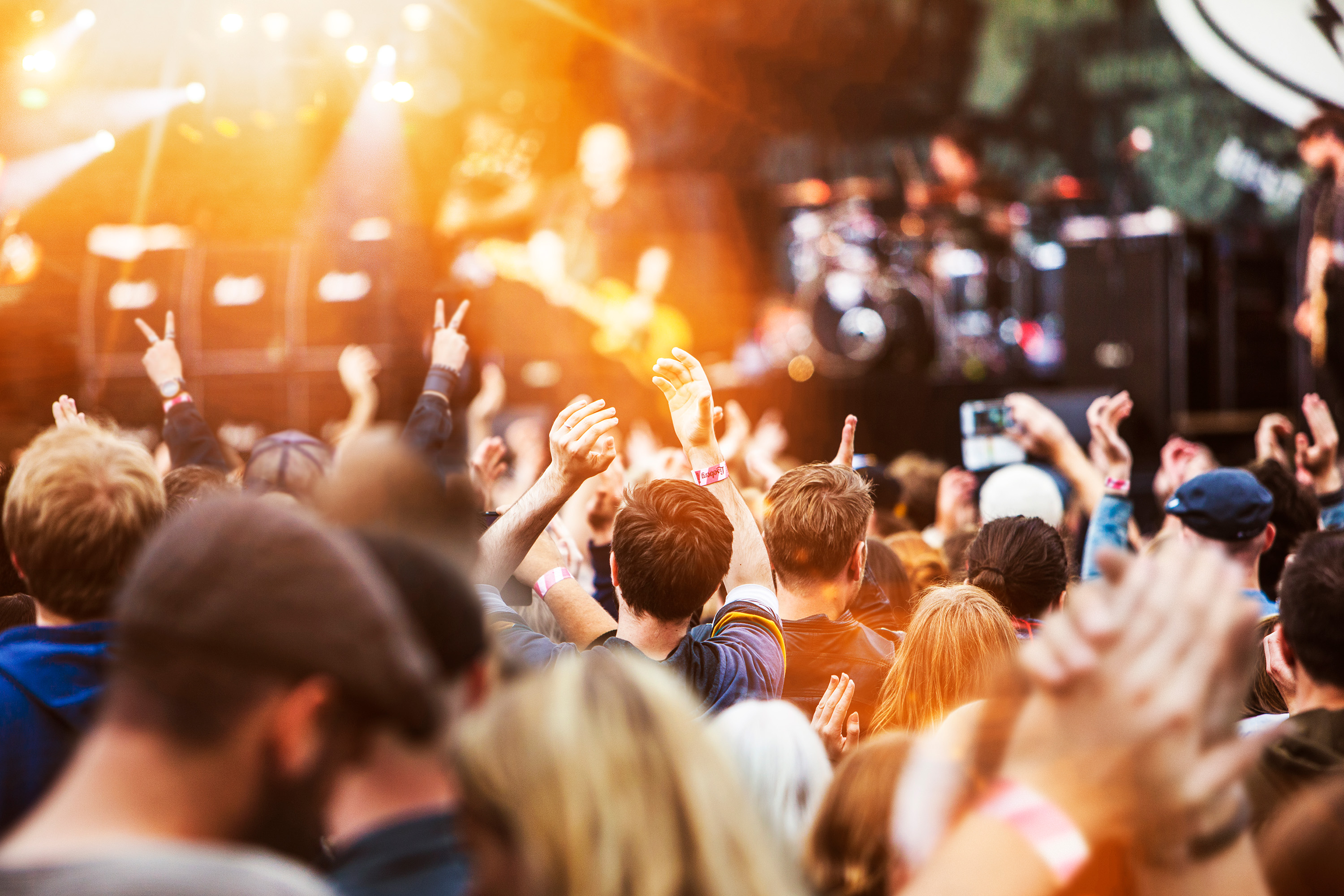 Konsert med stor publik.