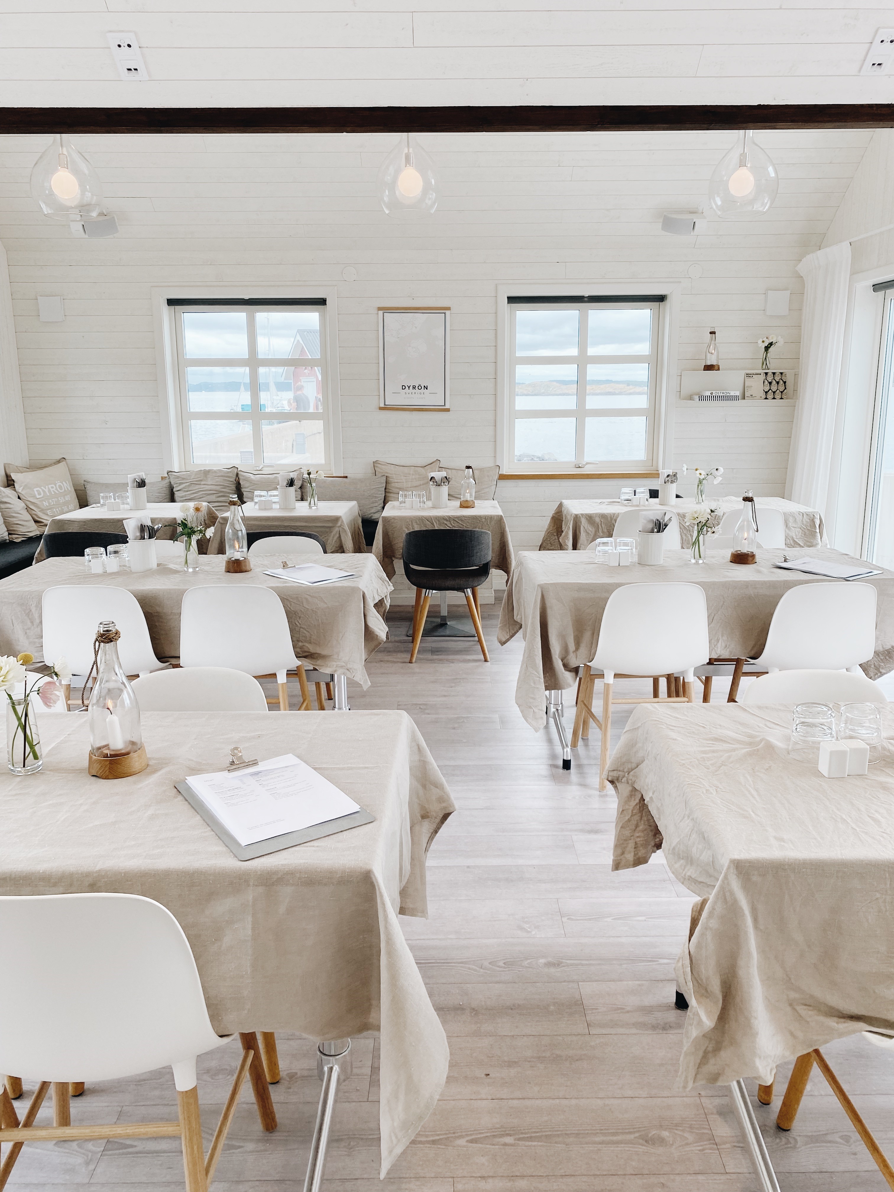 Ljus möteslokal på Dyrön Södra Skaldjur & Konferens