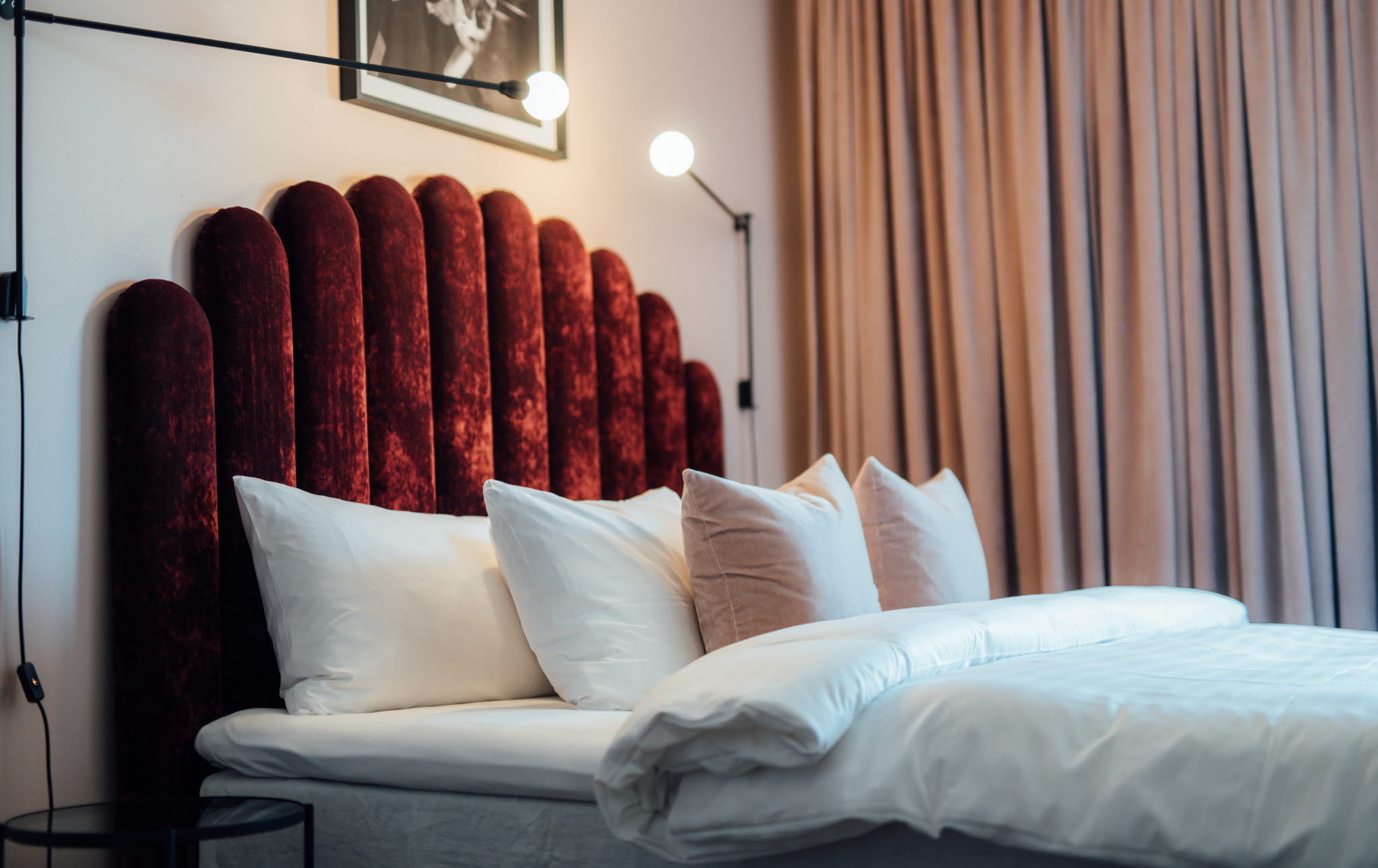 A double bedroom at Quality Hotel Carlia