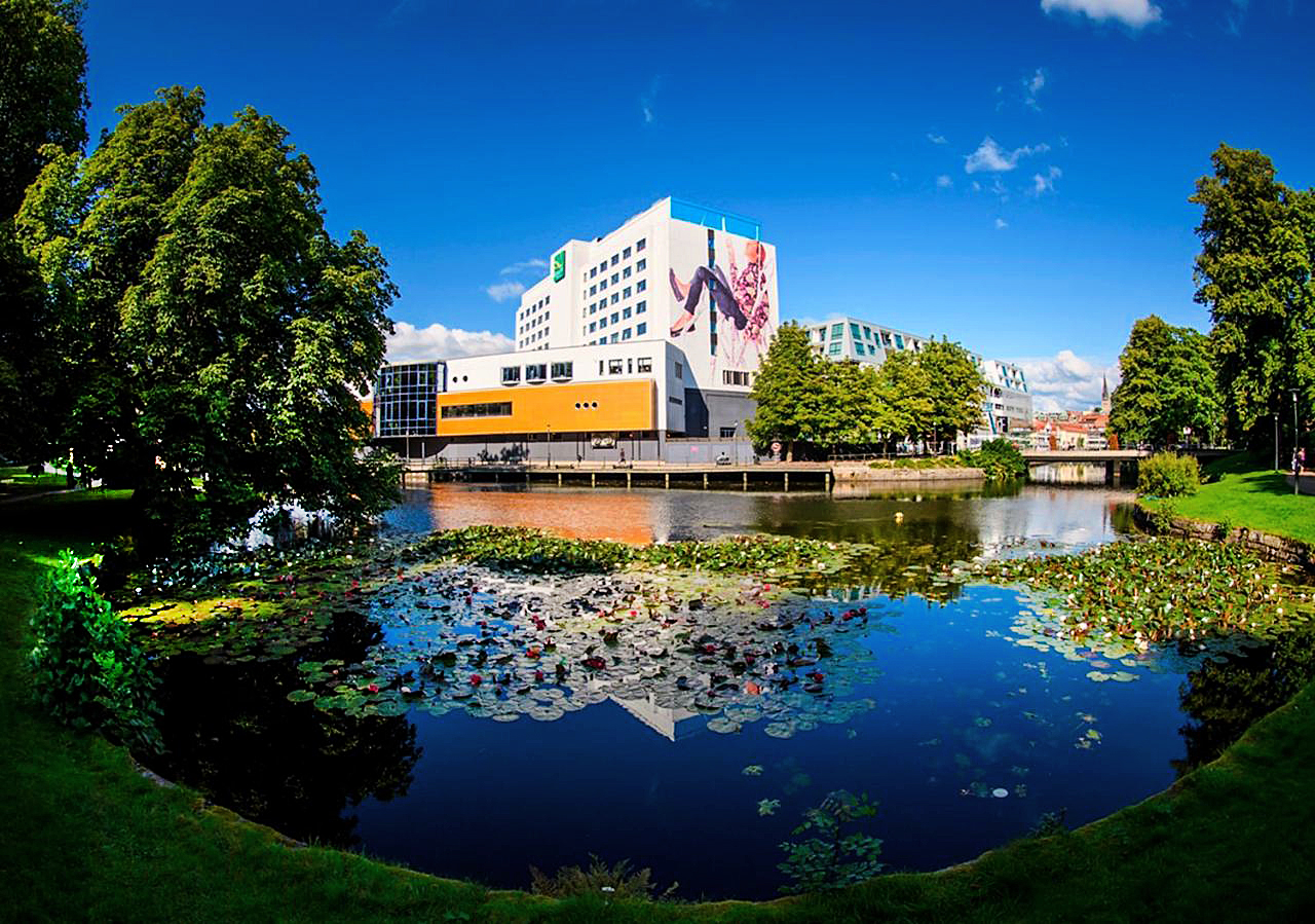 Quality Hotel Grand Borås med utsikt över vatten