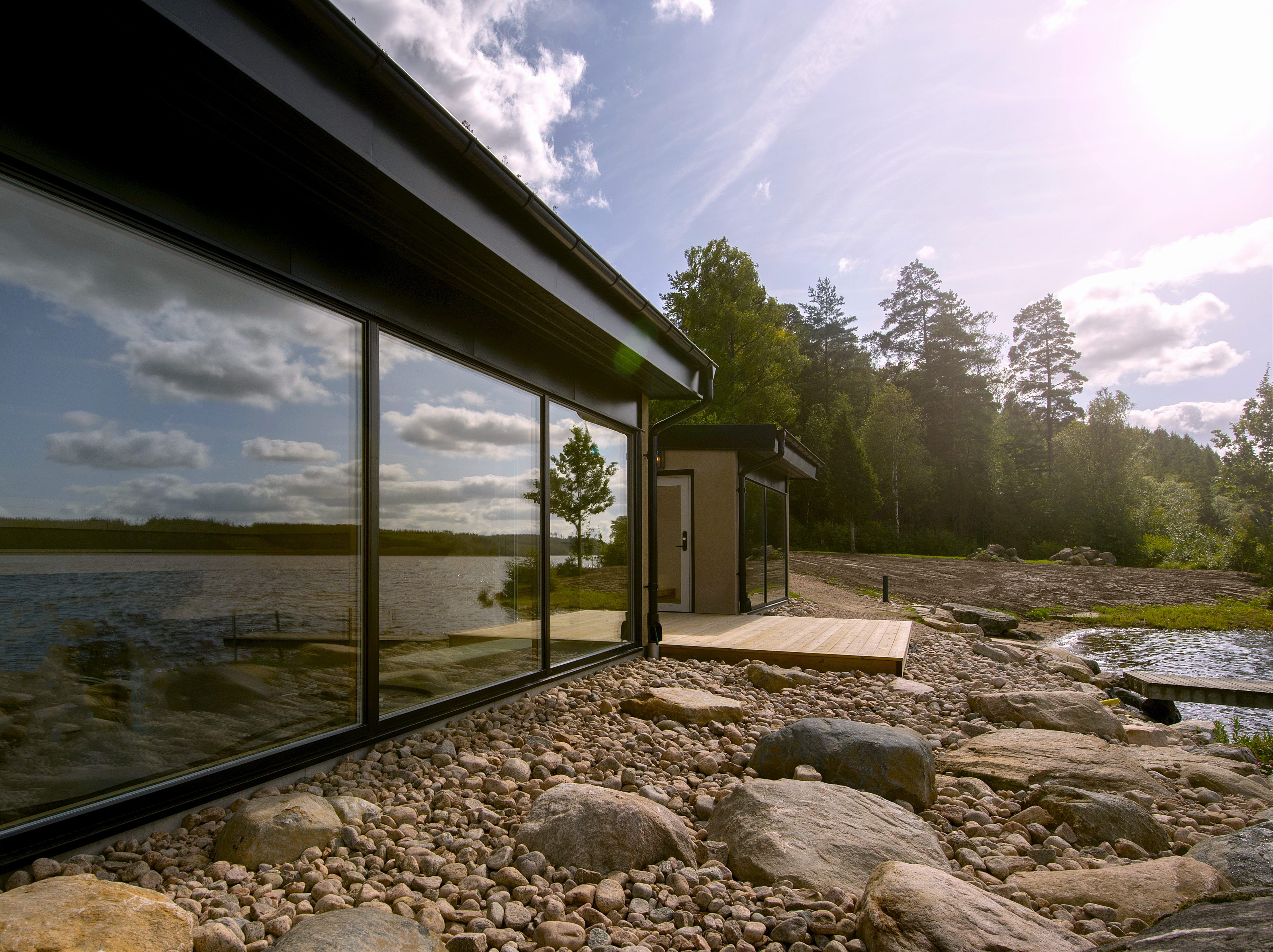 Två Skyttlars relaxavdelning Sjölyckan med bastu och badtunnor