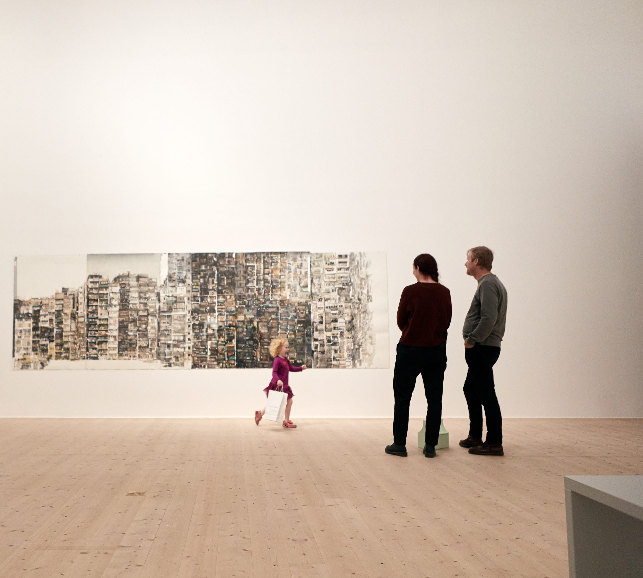 Family visiting Nordic Watercolour Museum in Skärhamn