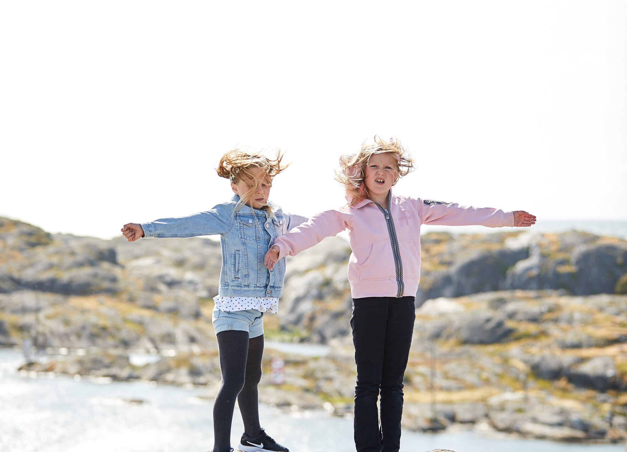 Barn besöker Nordiska Akvarellmuseet i Skärhamn