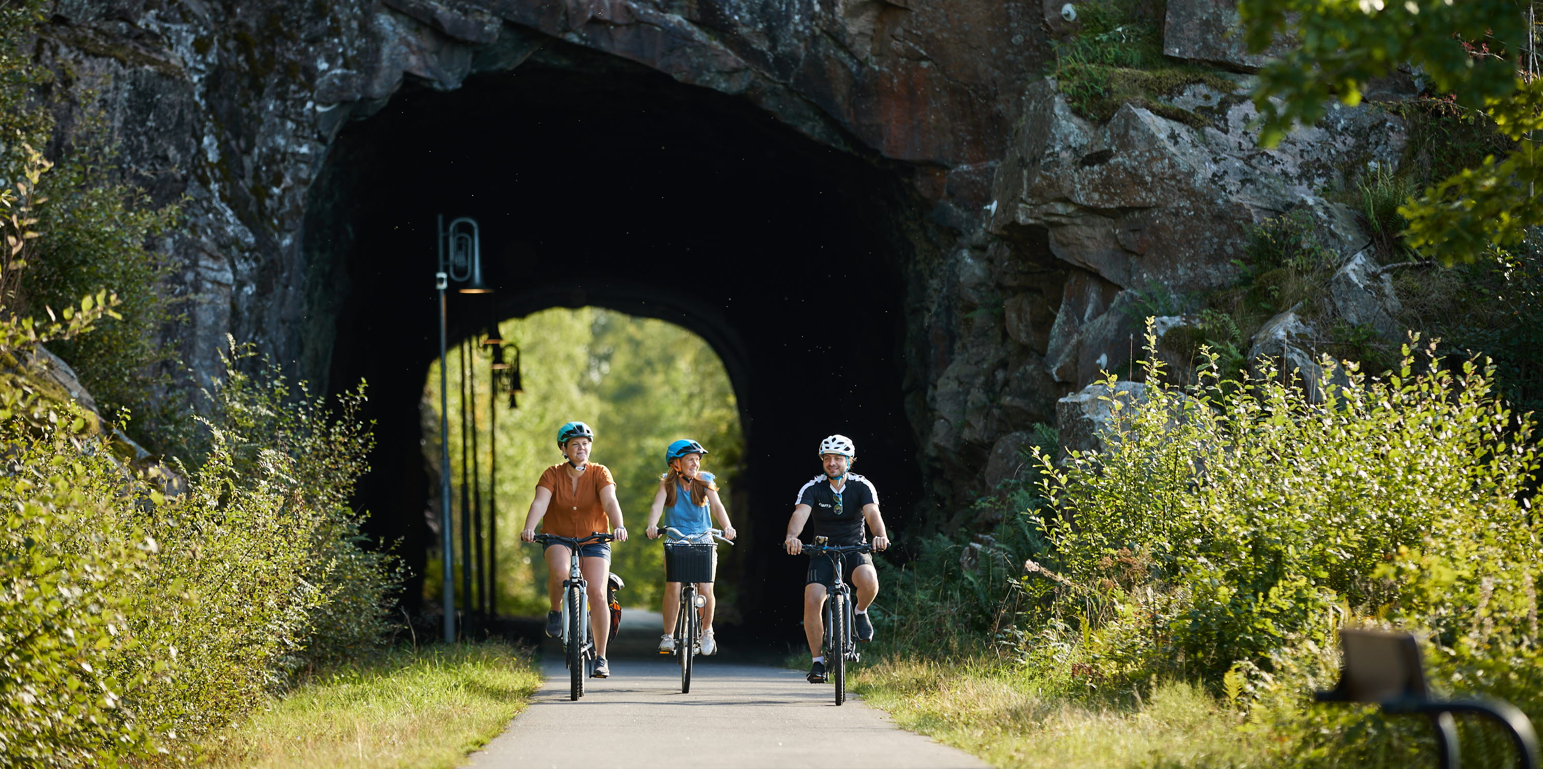 Vänner som cyklar Ätradalsleden