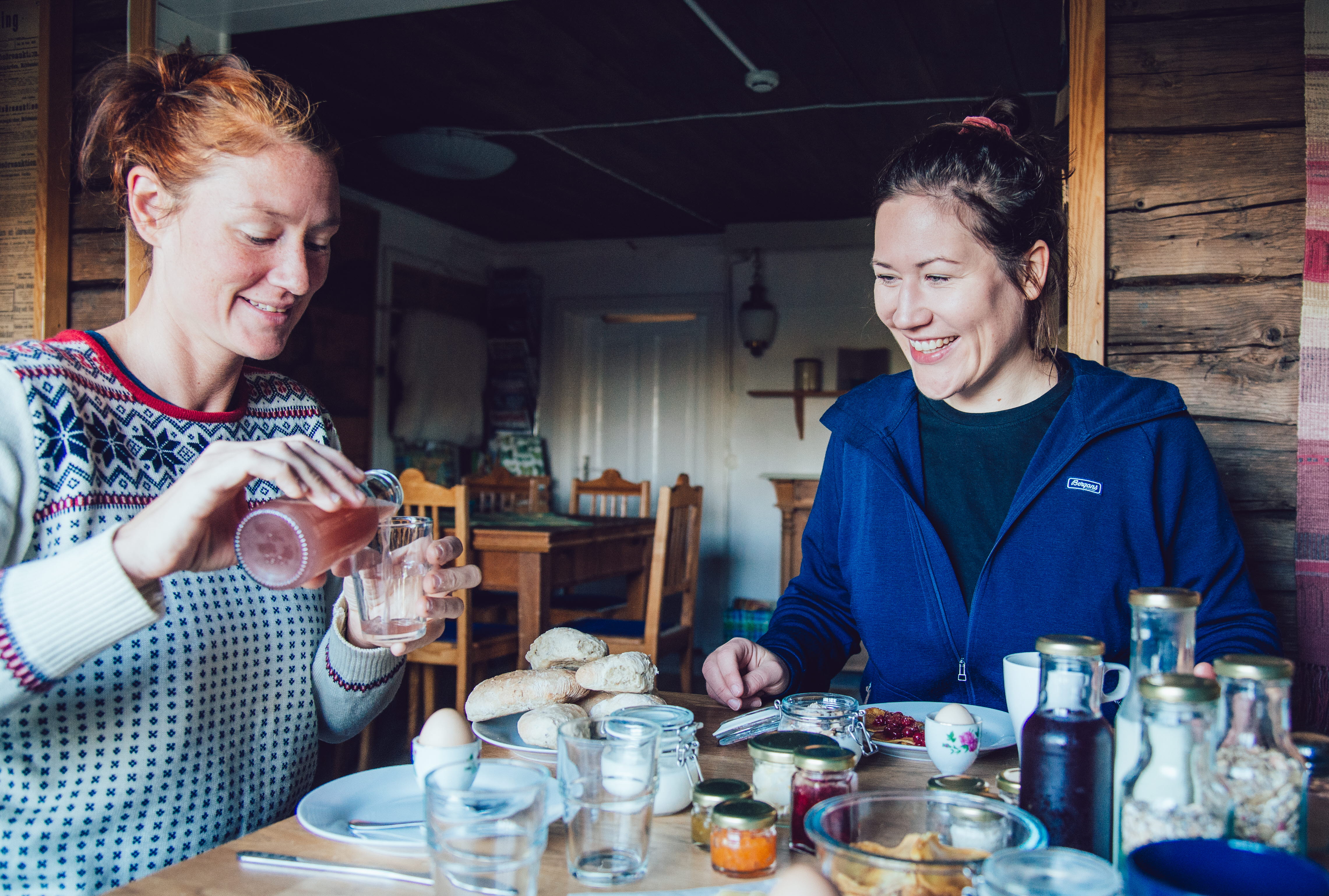 Women staying at STF Lugnåsberget Ekohotell
