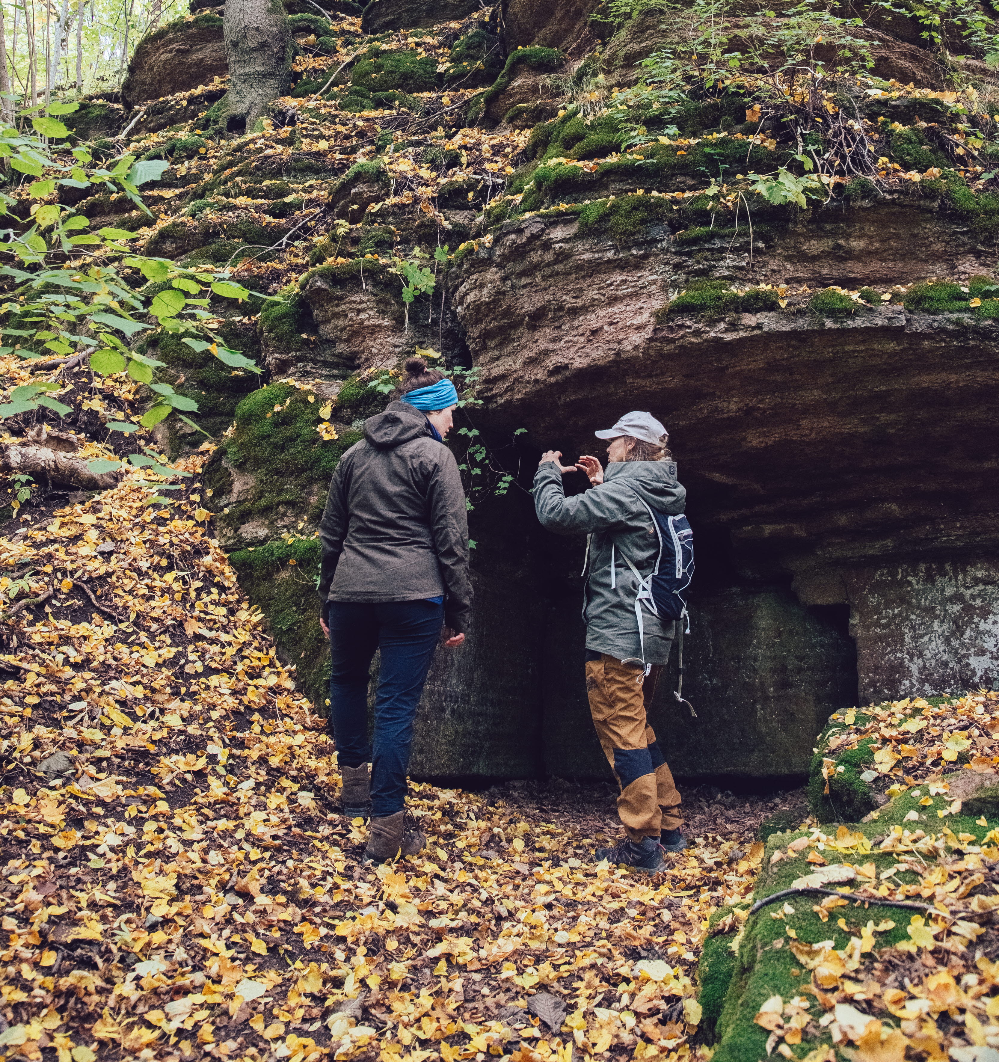 Kvinnor vandrar på Biosfärleden