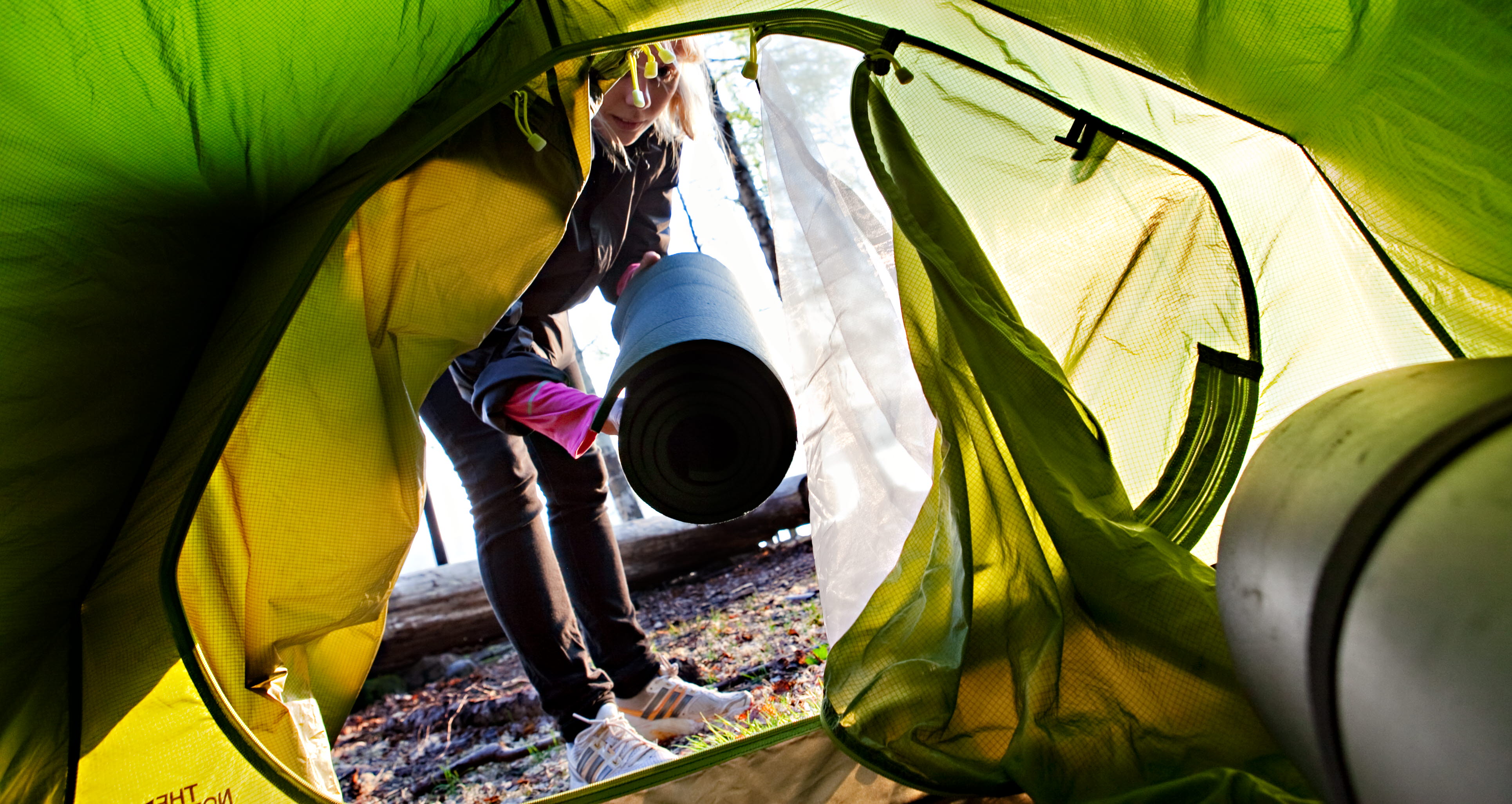 Insidan av ett tält