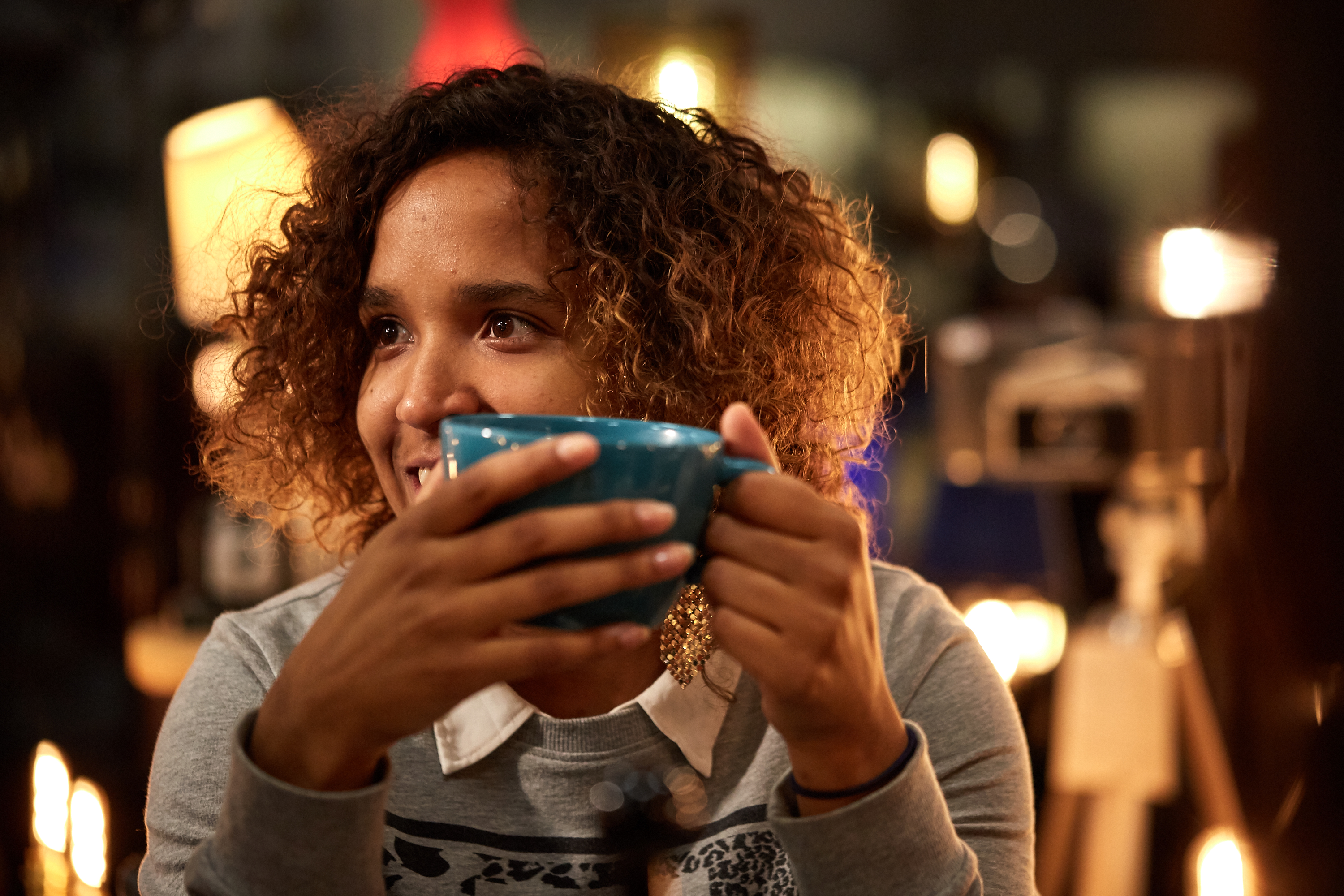 Vänner fikar i Alingsås