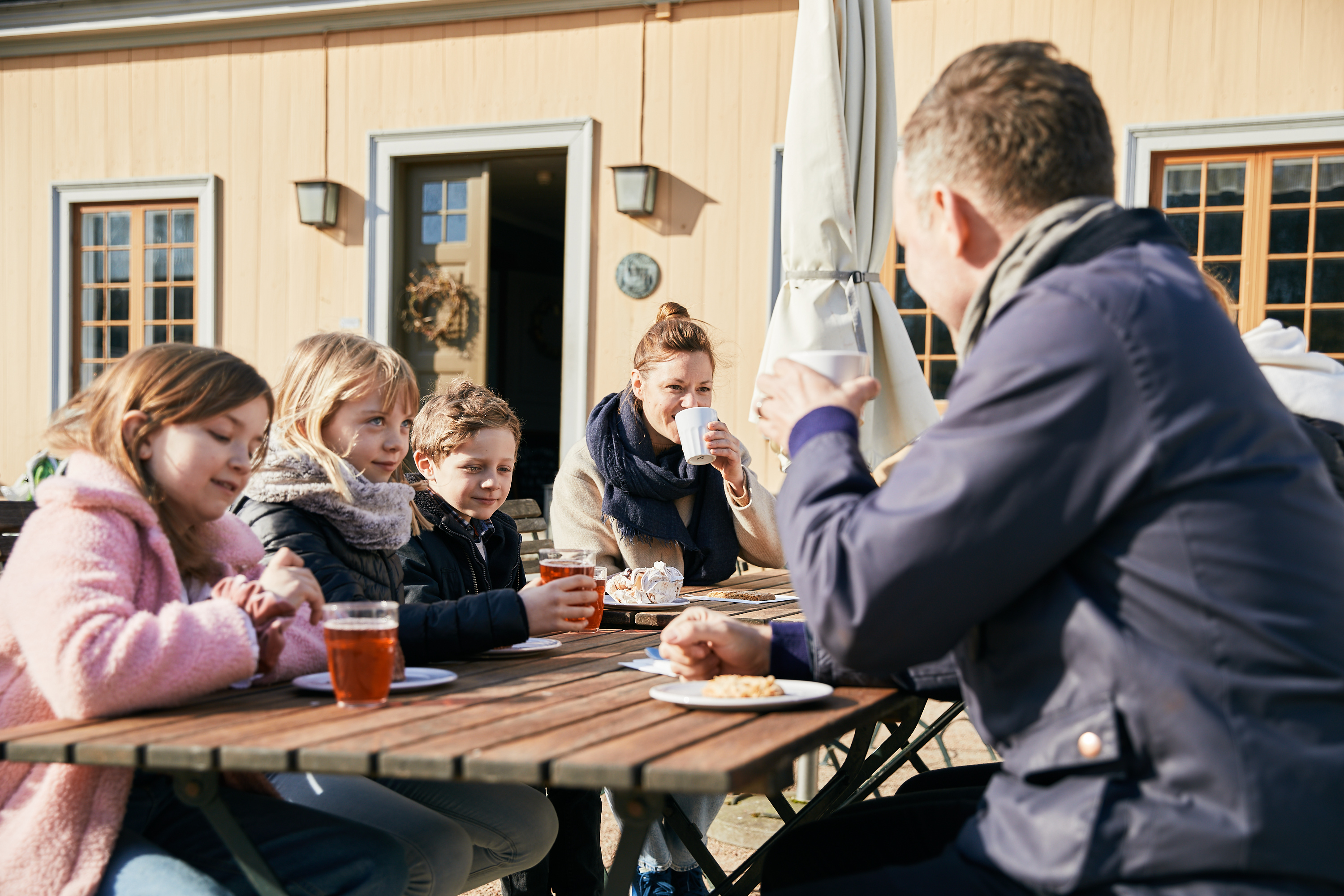 Fika ute vid Gunnebo Slott