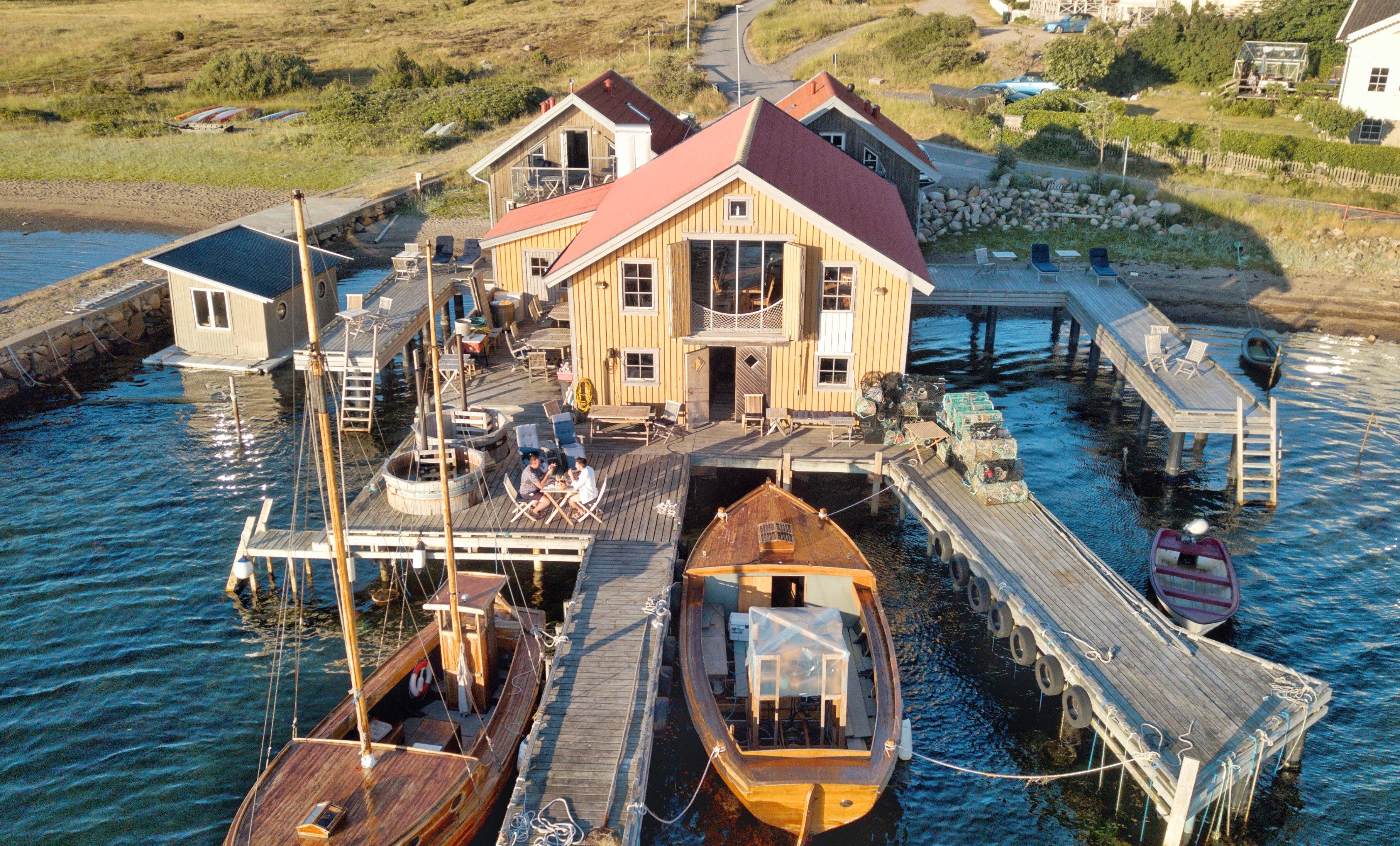 Bild ovanifrån på Everts Sjöbod i Grönemad