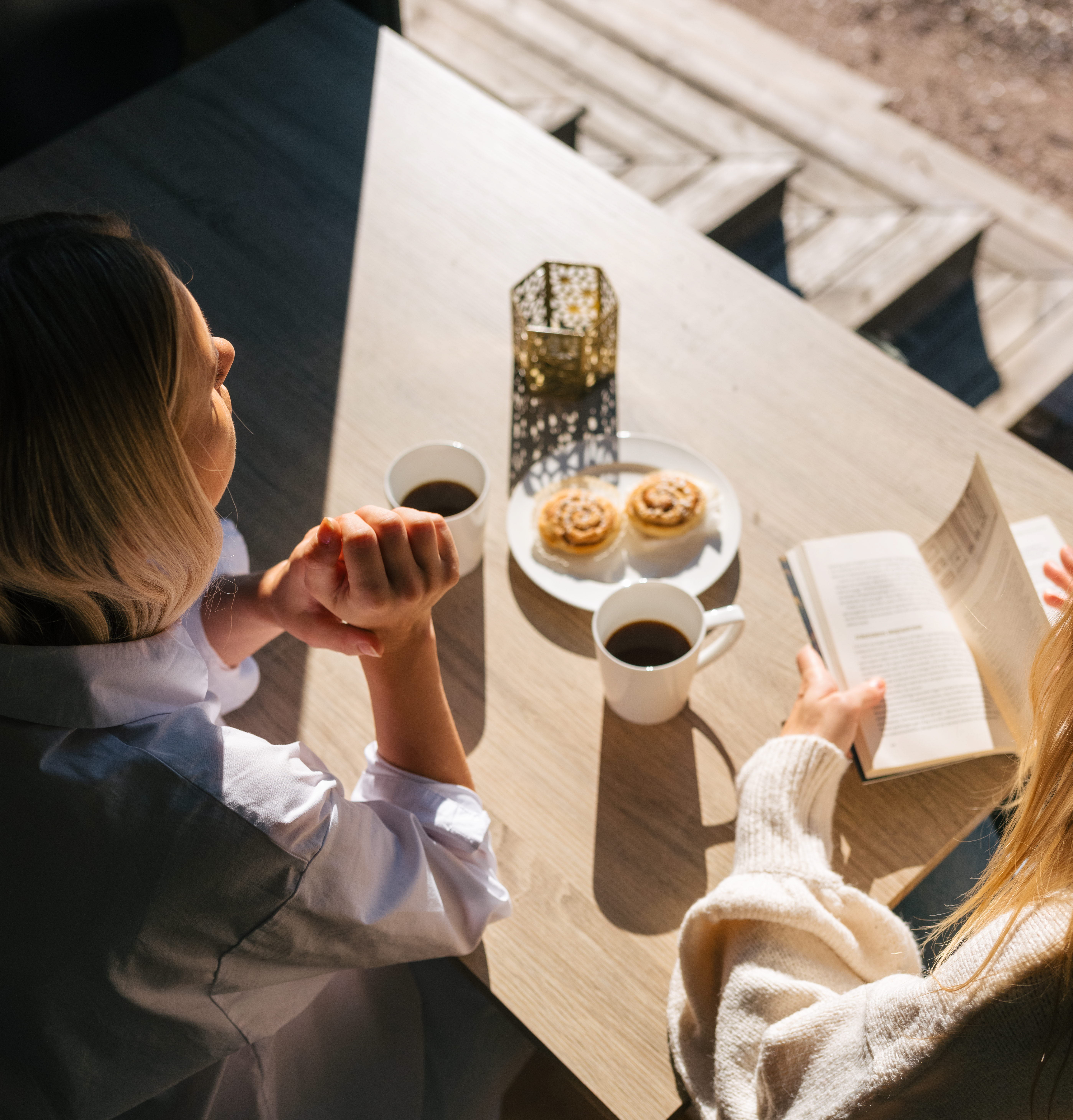 Two women in a Tiny house in Hjo