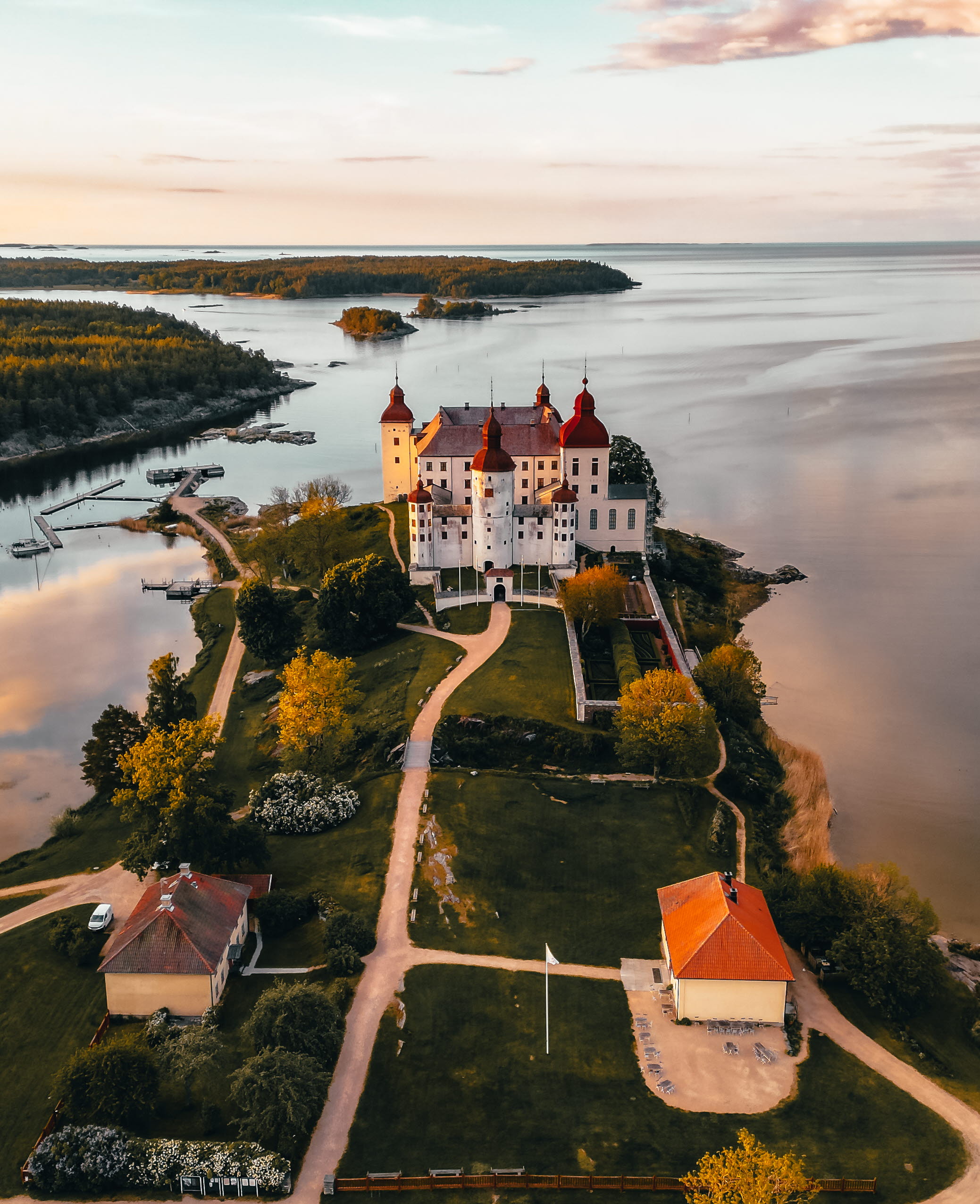 Läckö Castle and the trail Biosfärleden