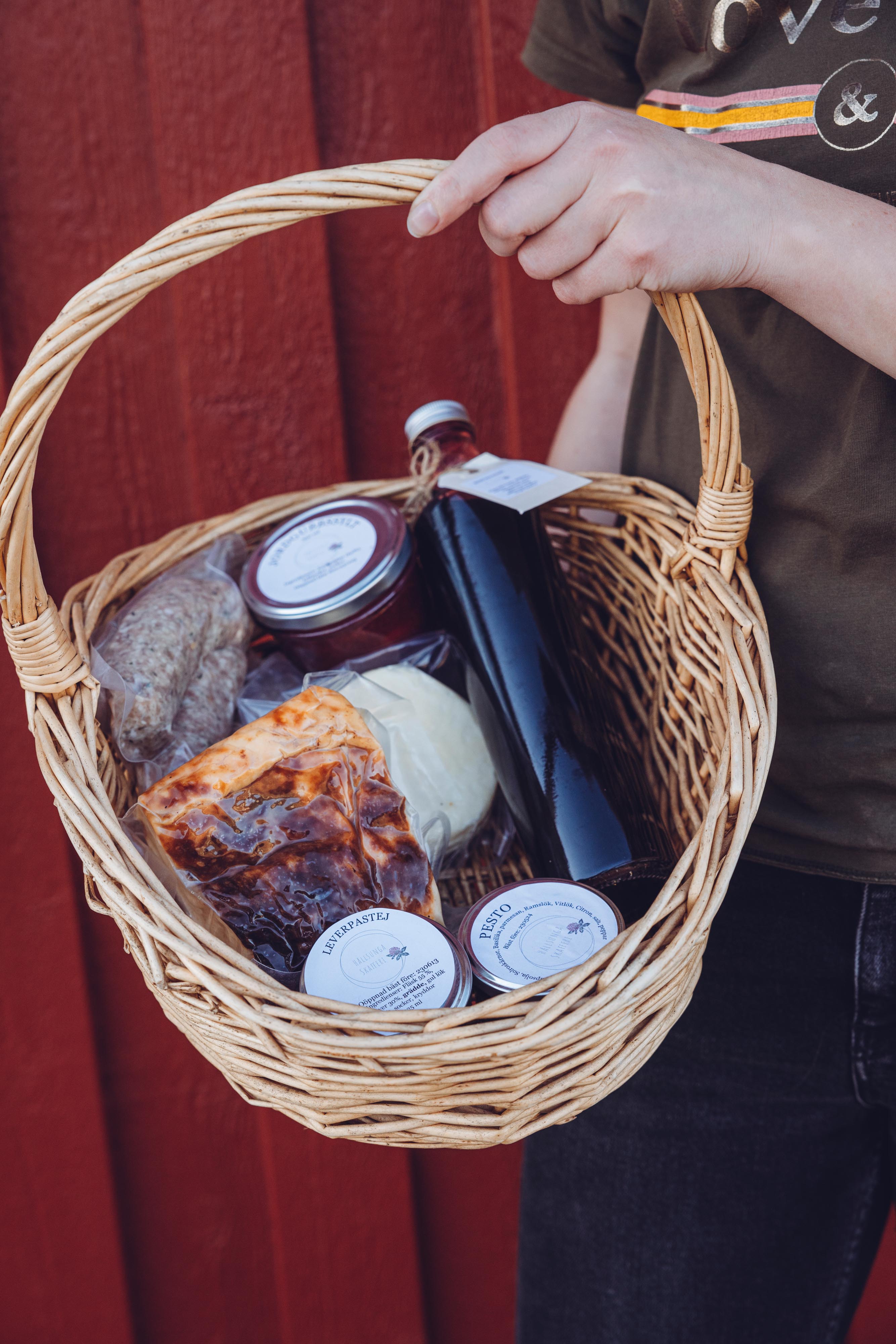 People at Hålsungagård.