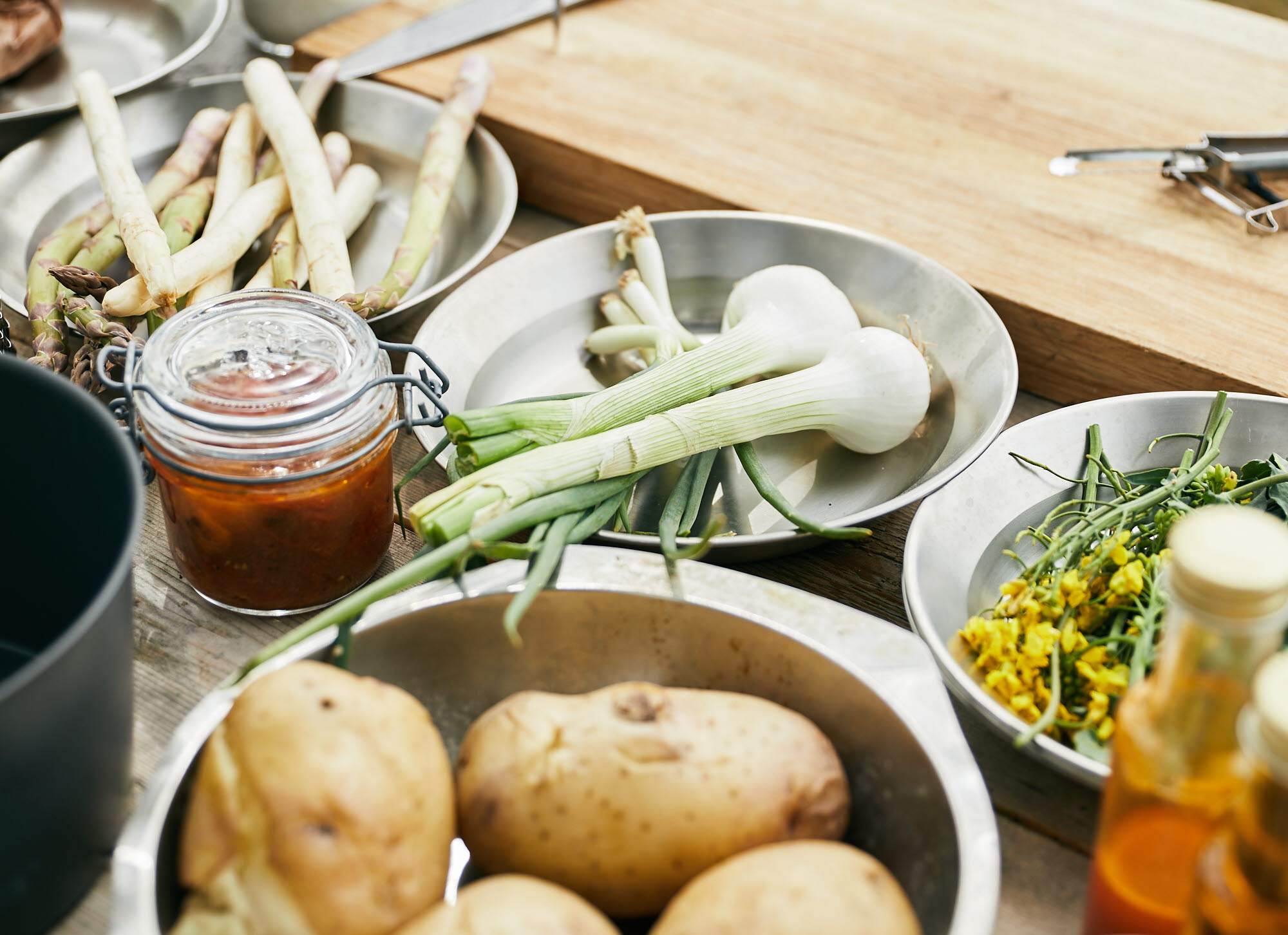 Utomhusmatlagning vid Norrqvarn, Göta Kanal