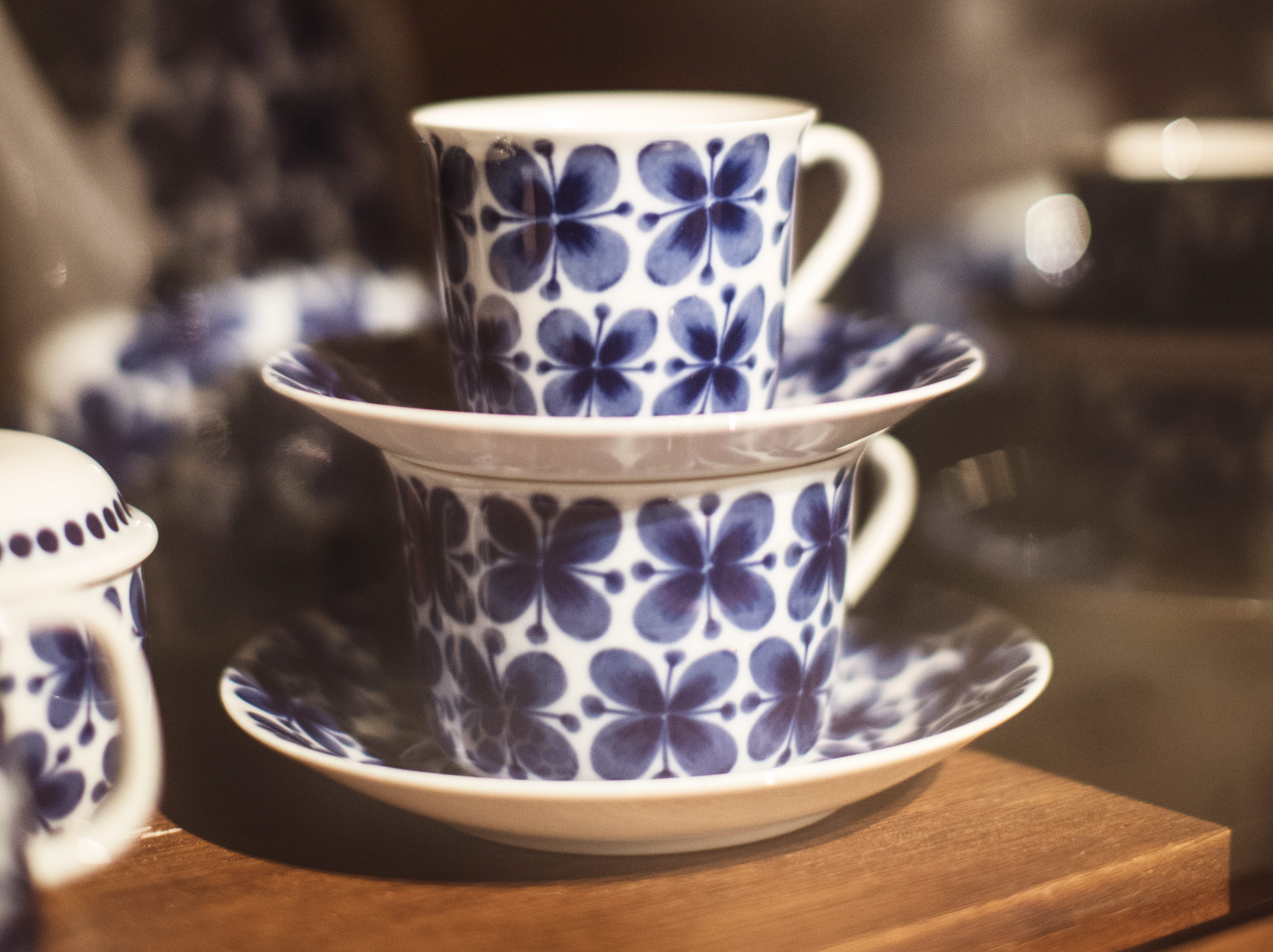 Porslins koppar "Mon ami" på Rörstrands museum