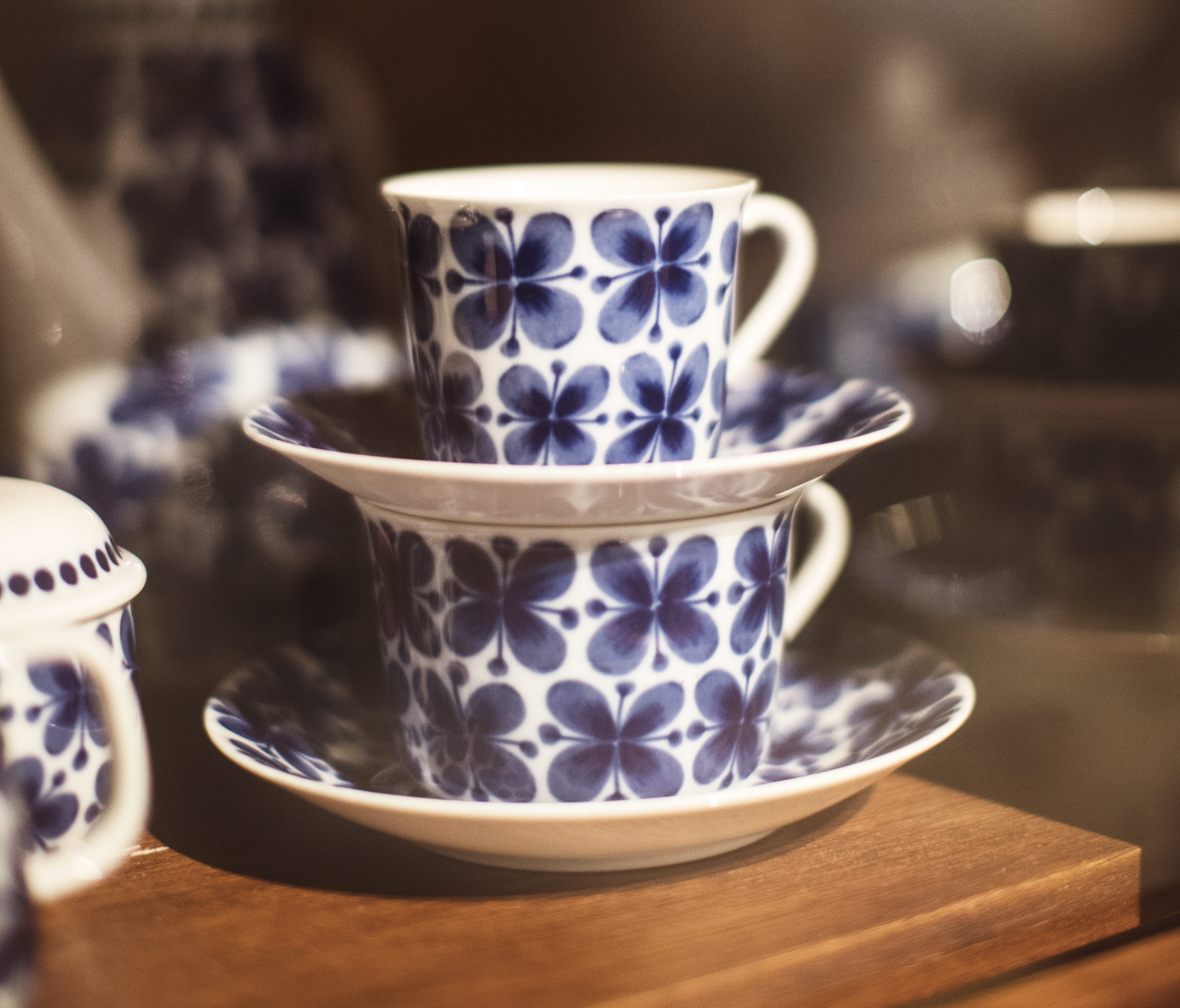 Porslins koppar "Mon ami" på Rörstrands museum